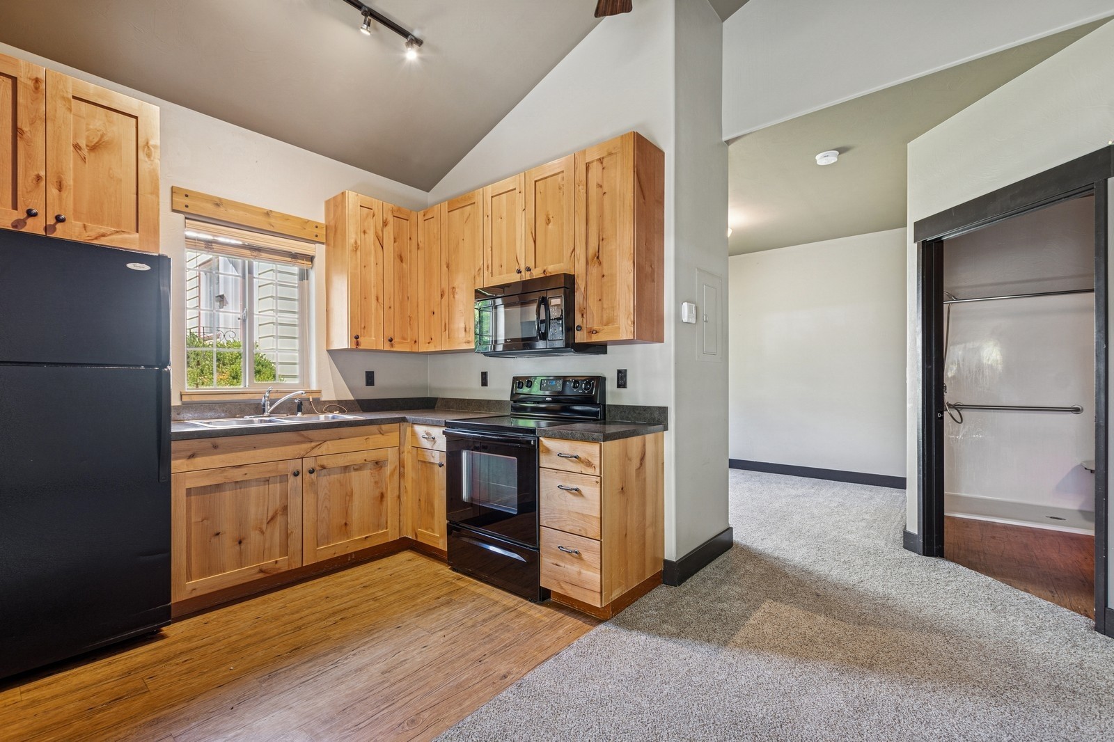 119 5th Avenue W Property Photo 22
