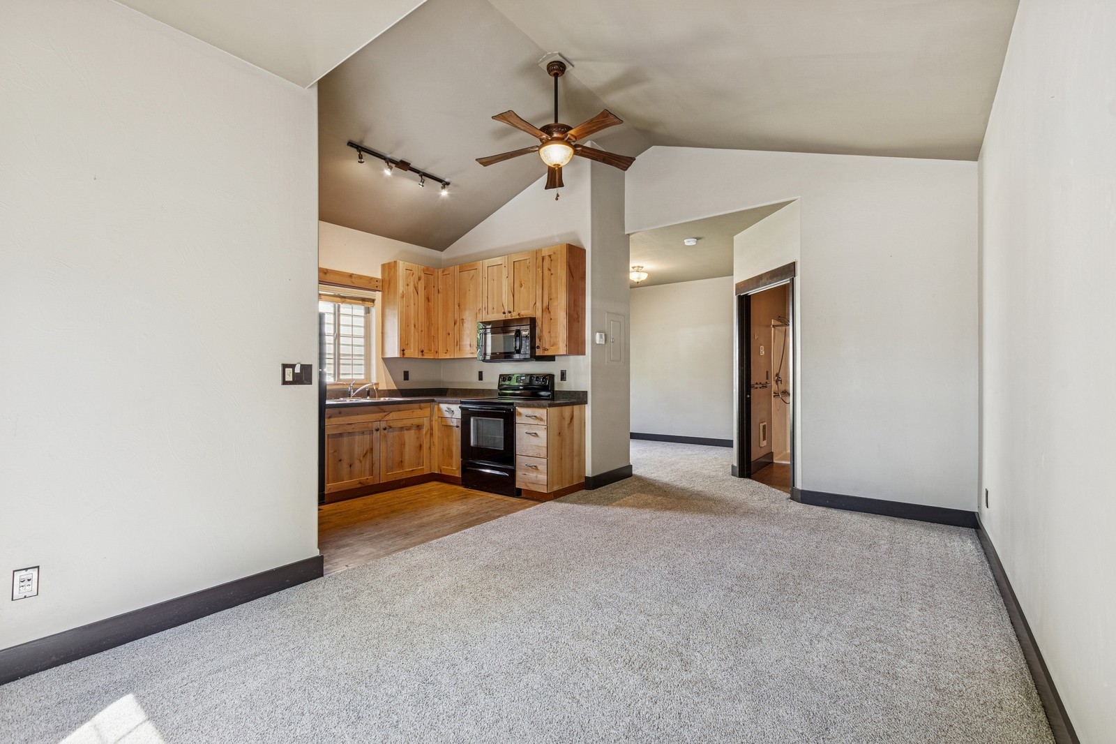 119 5th Avenue W Property Photo 25