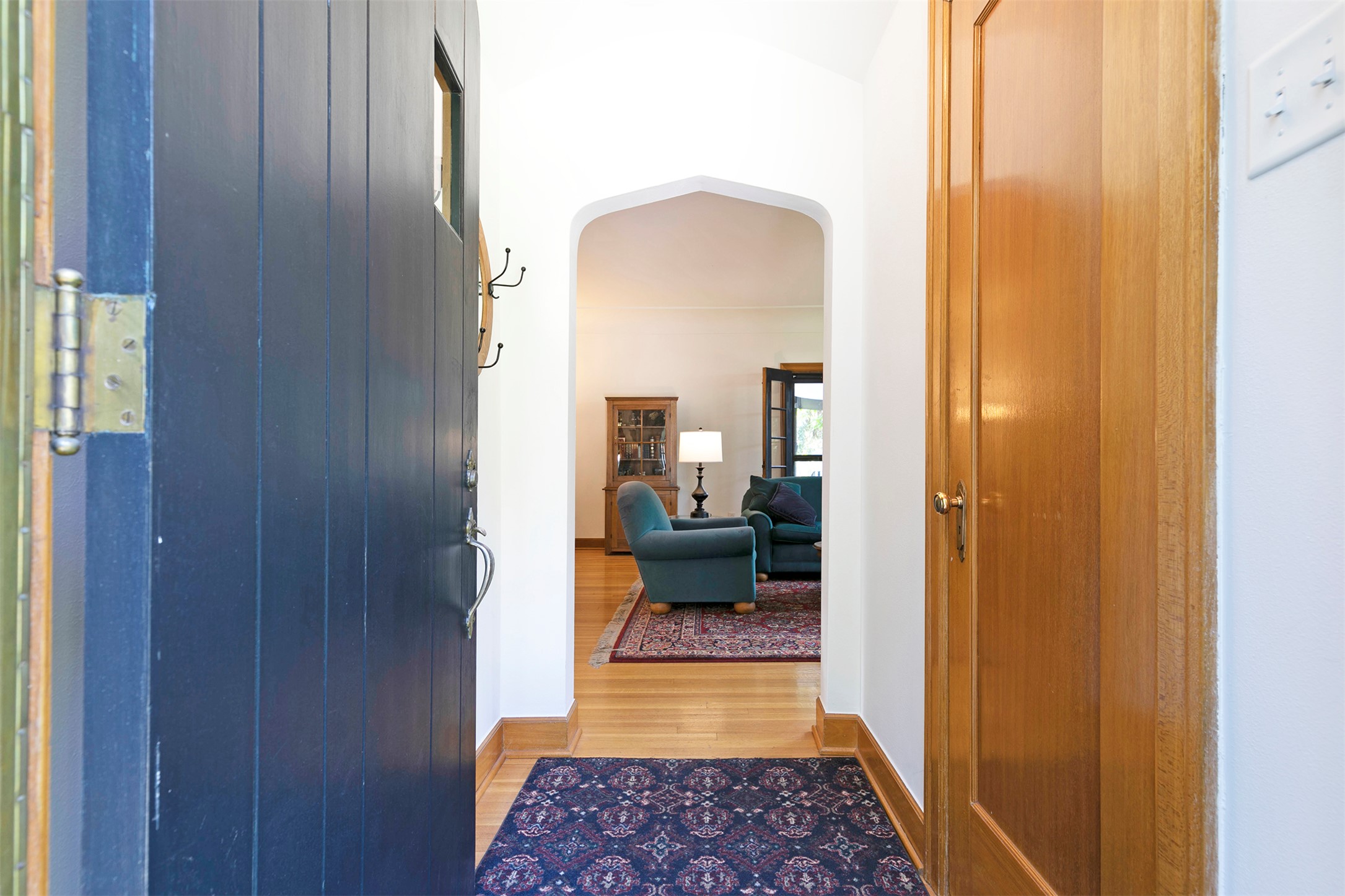 605 Evans Avenue Property Photo 4