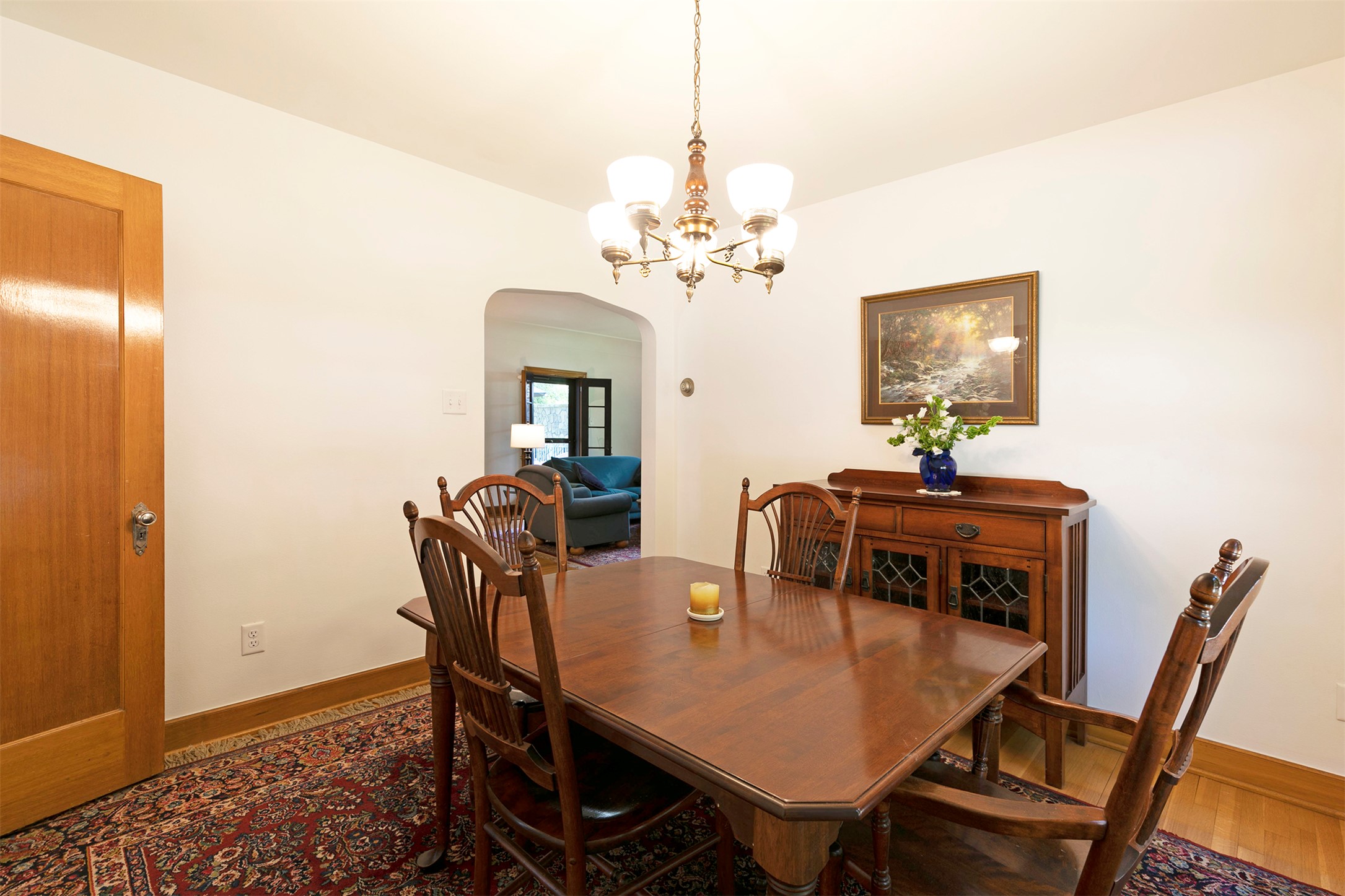 605 Evans Avenue Property Photo 9