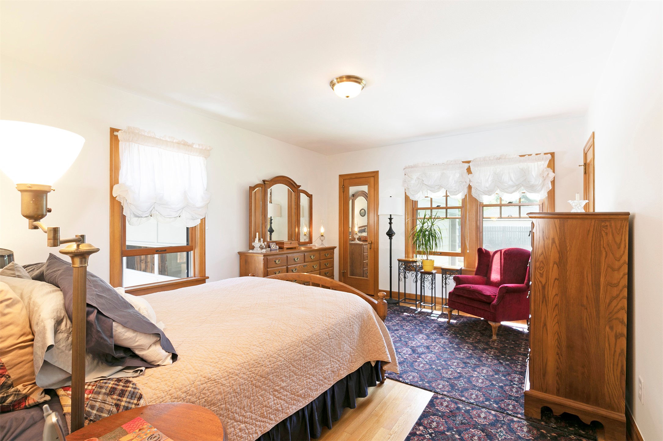 605 Evans Avenue Property Photo 19