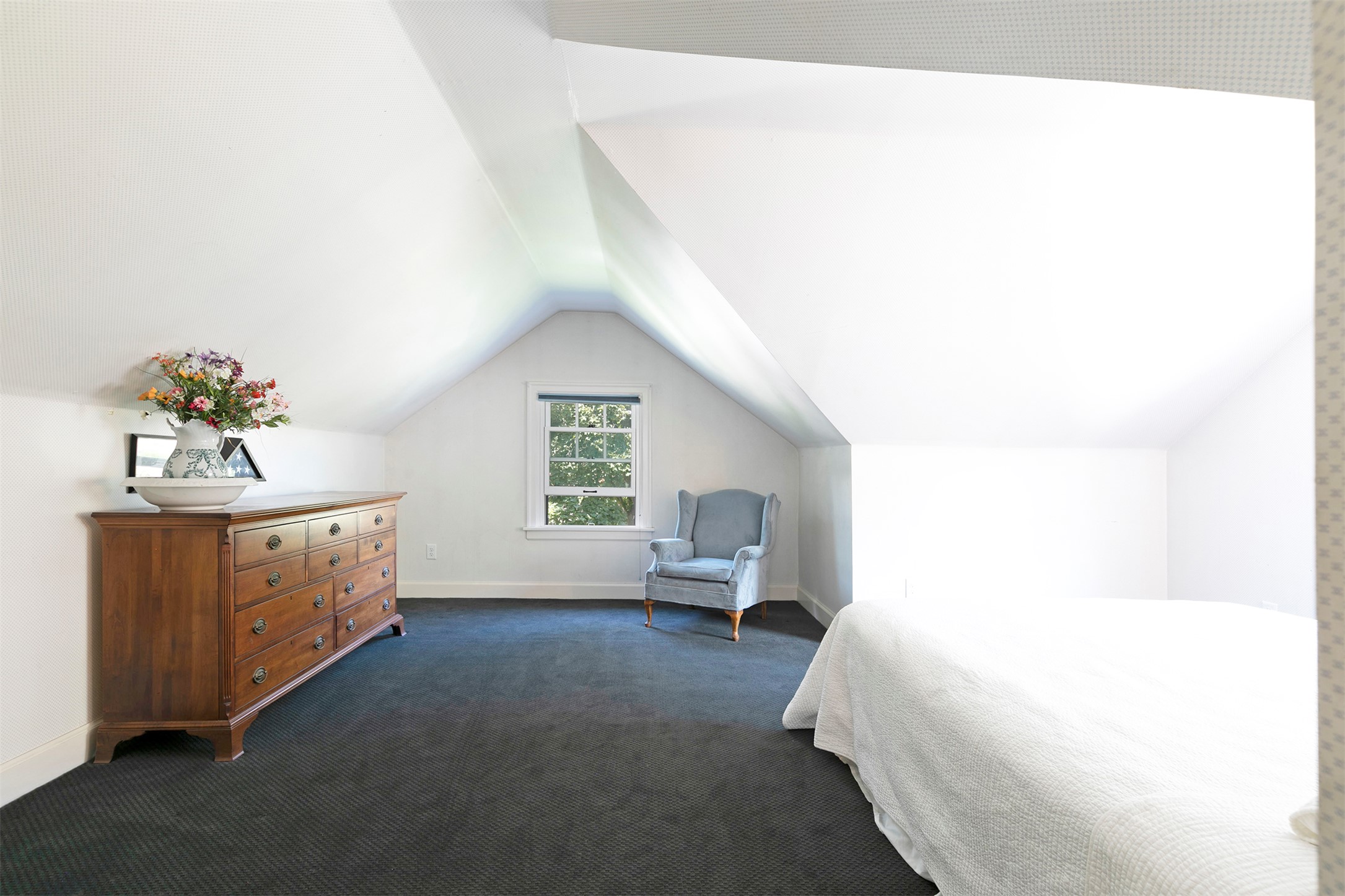 605 Evans Avenue Property Photo 28