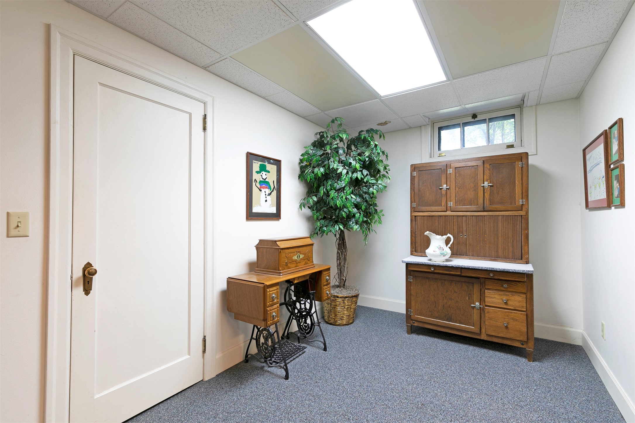 605 Evans Avenue Property Photo 32