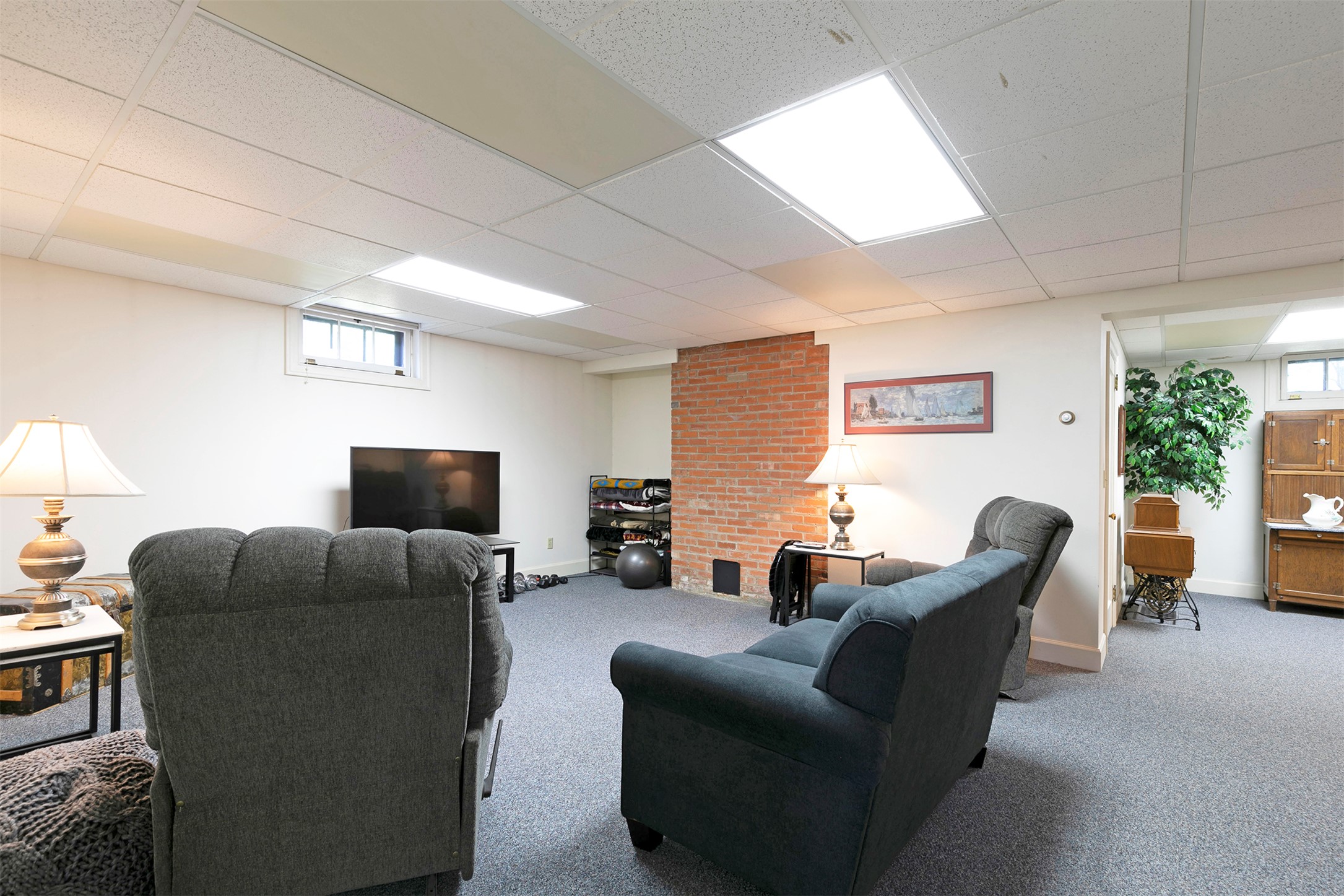 605 Evans Avenue Property Photo 33