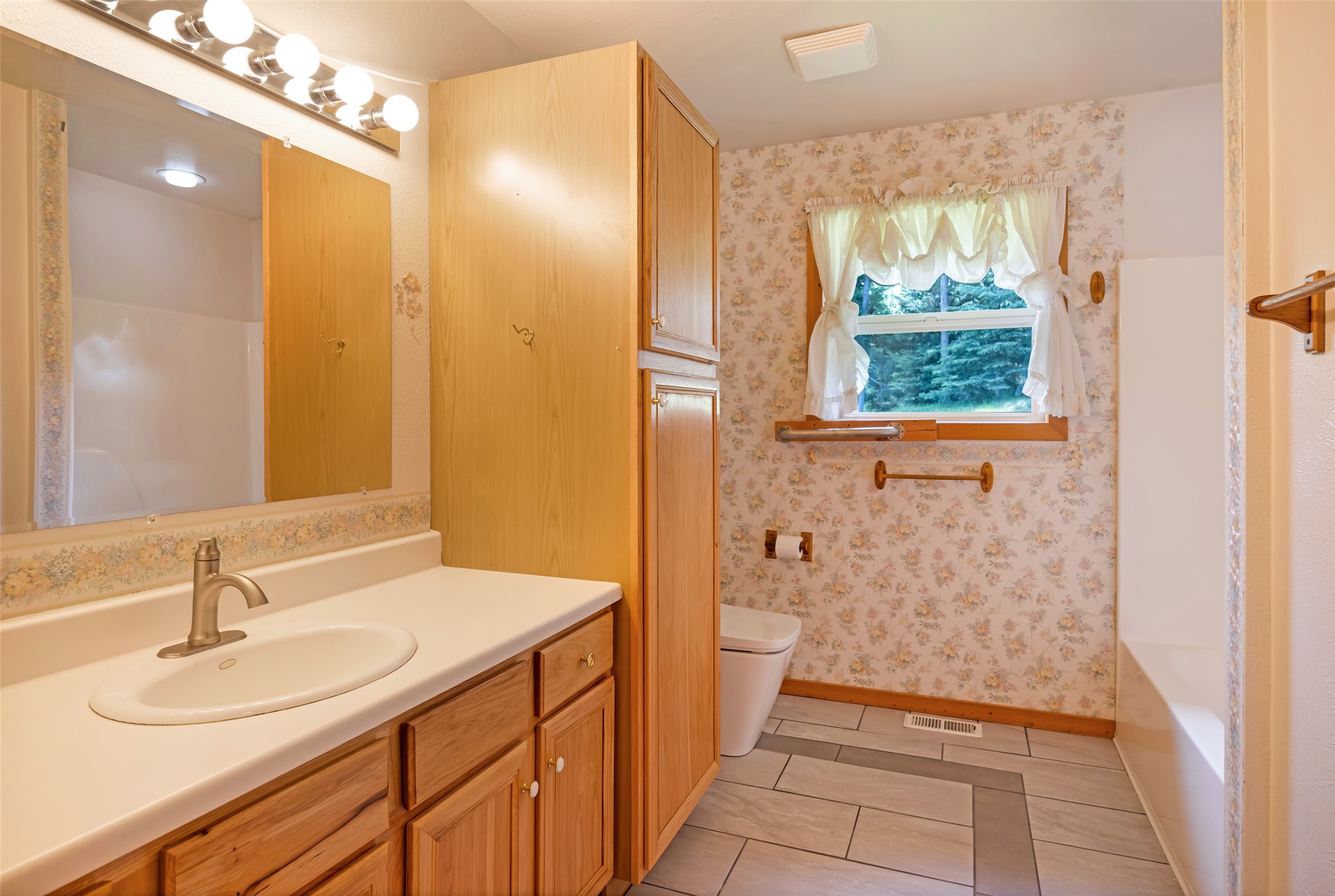 1065 Evergreen Drive Property Photo 15