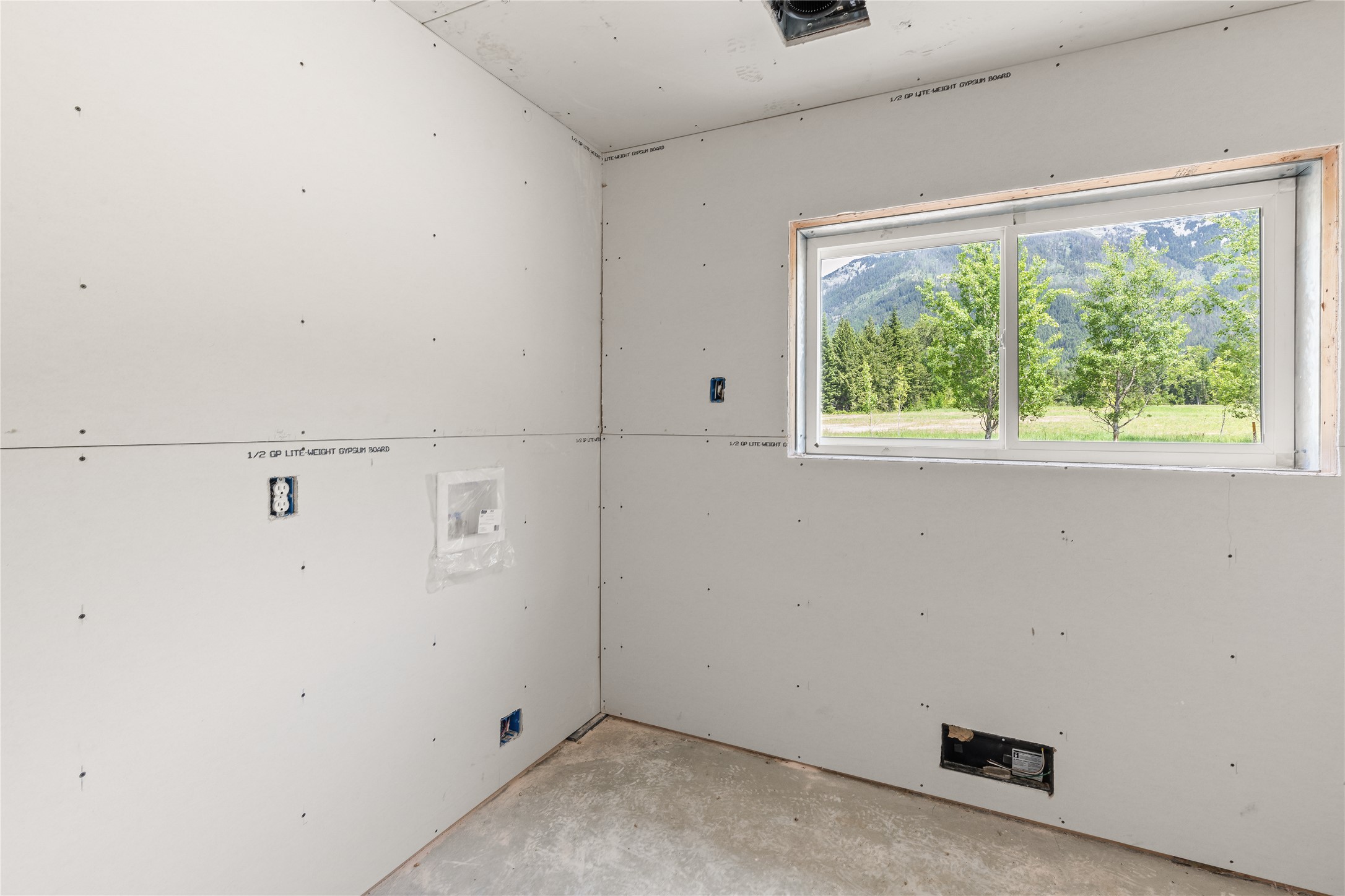 189 Blue Creek Road Property Photo 46