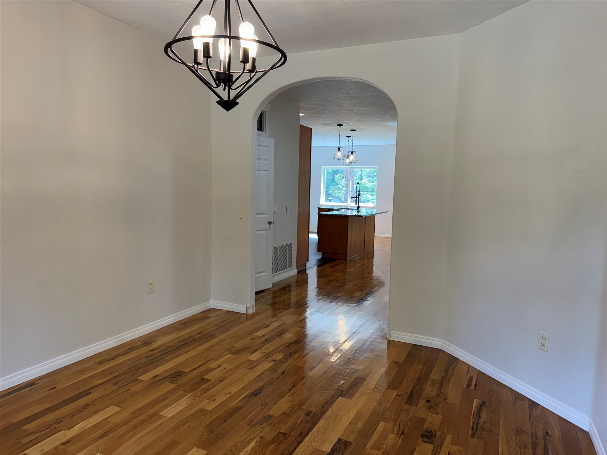 638 Trestle Creek Drive Property Photo 12