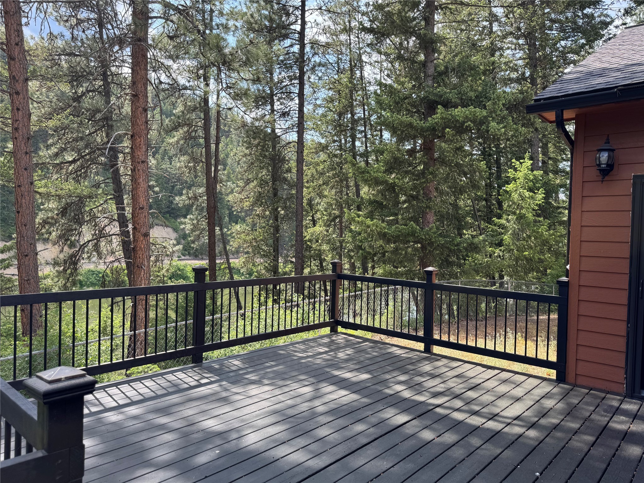 638 Trestle Creek Drive Property Photo 14