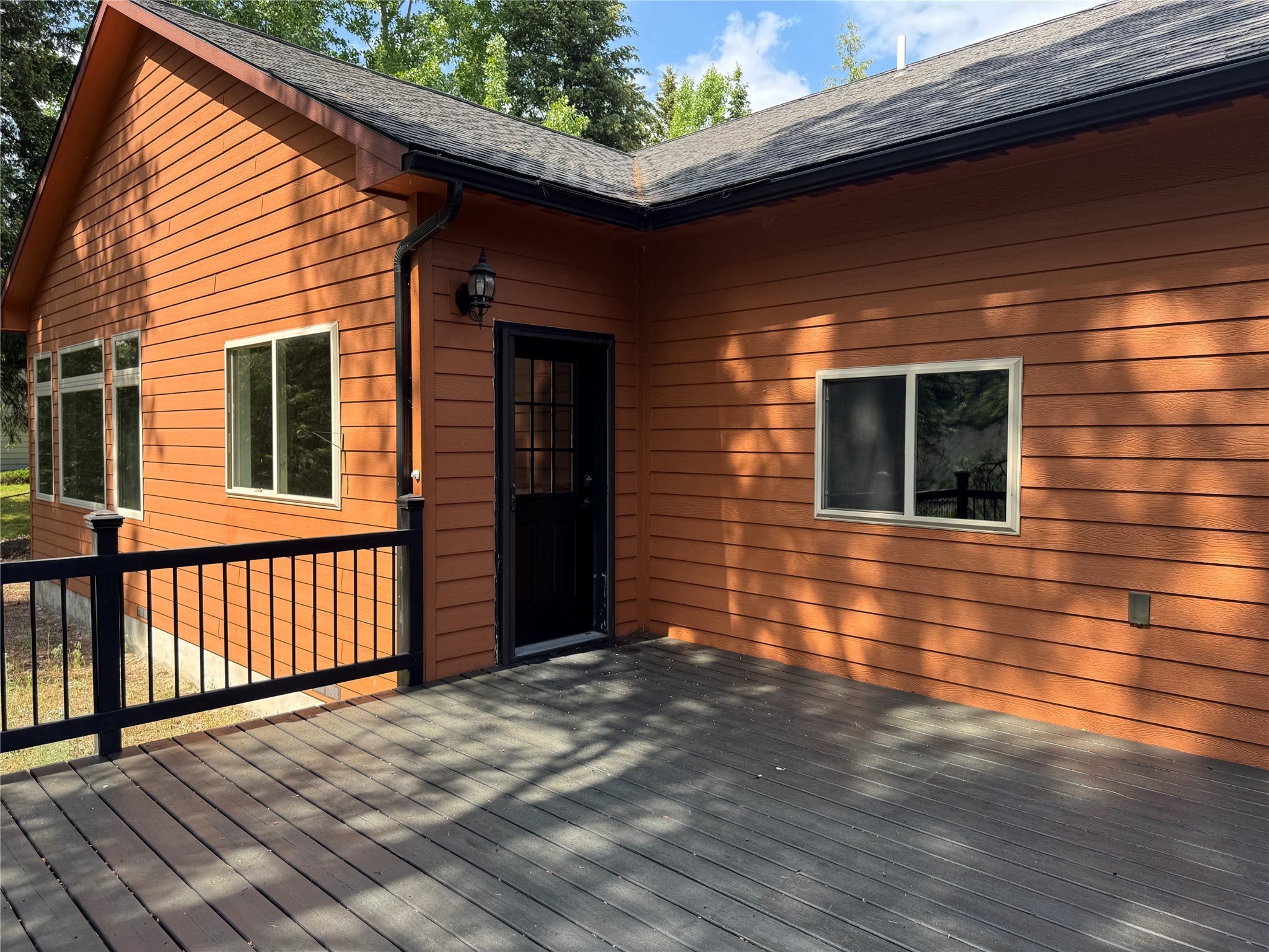 638 Trestle Creek Drive Property Photo 16