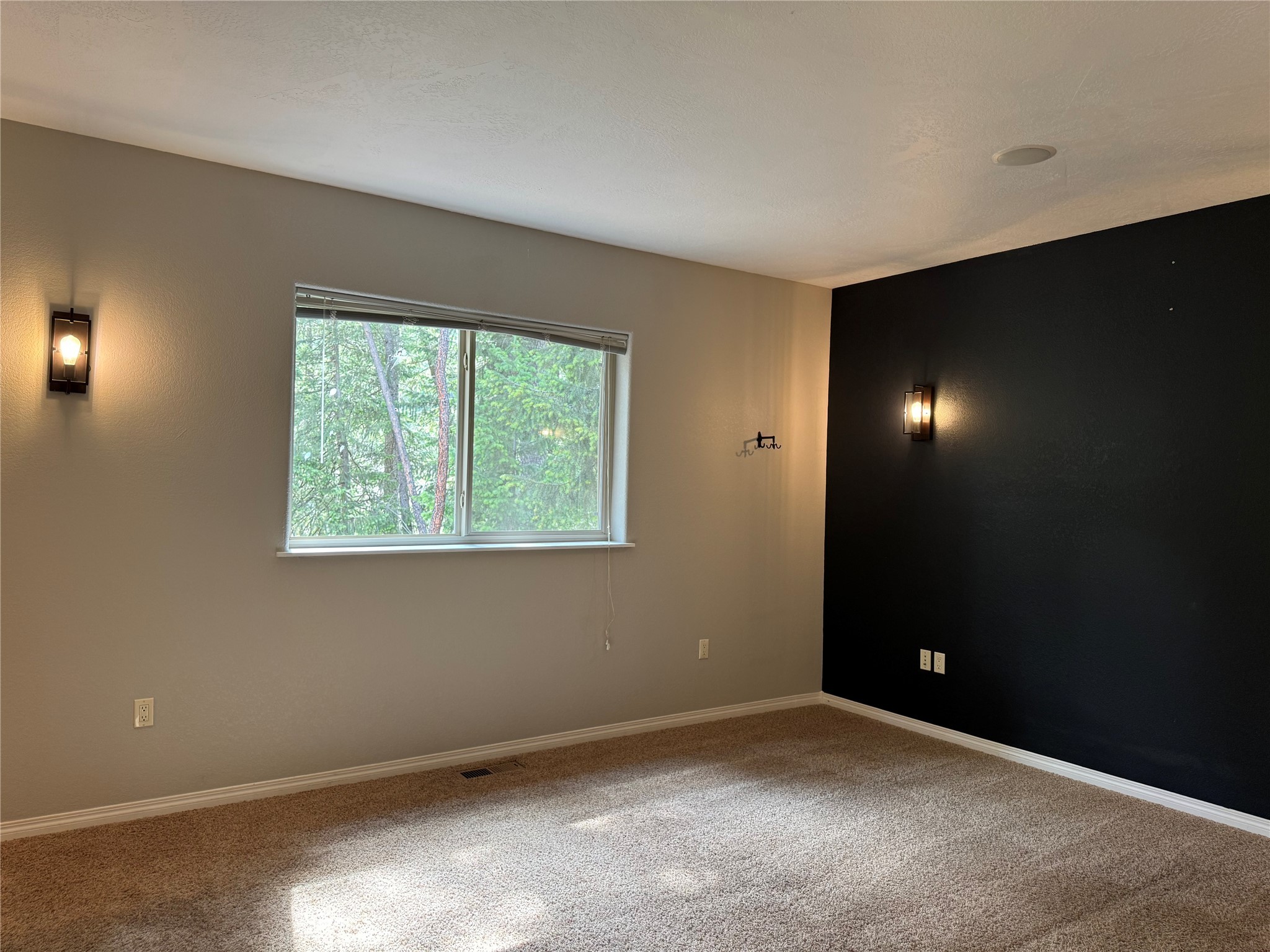638 Trestle Creek Drive Property Photo 20