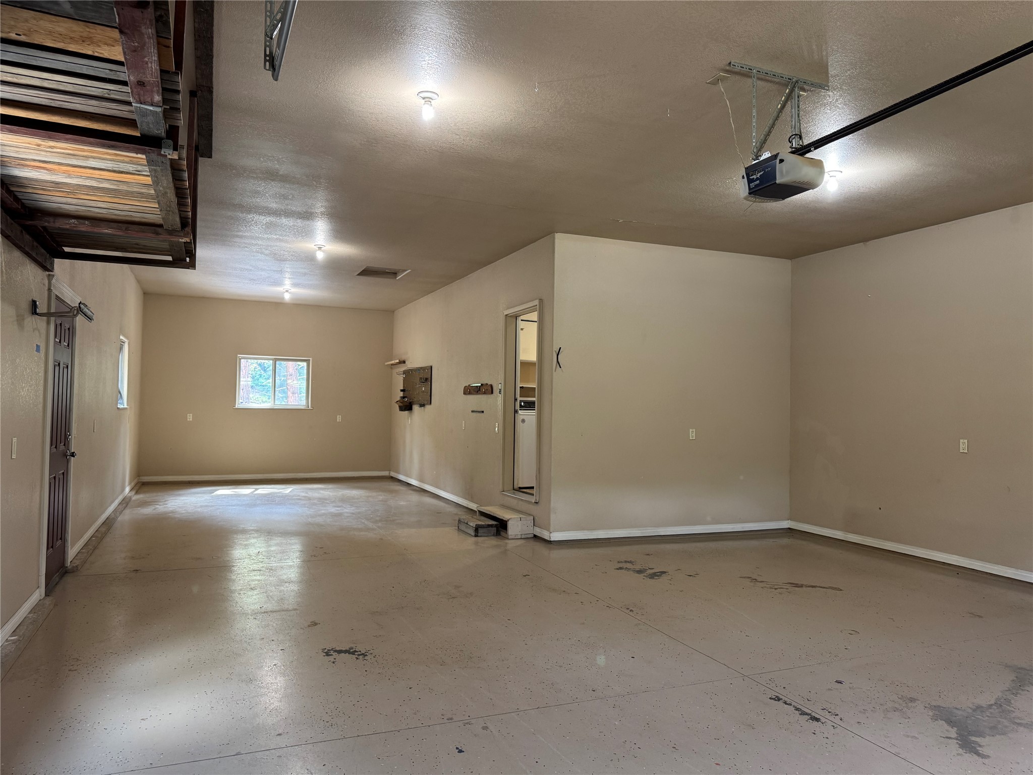 638 Trestle Creek Drive Property Photo 25
