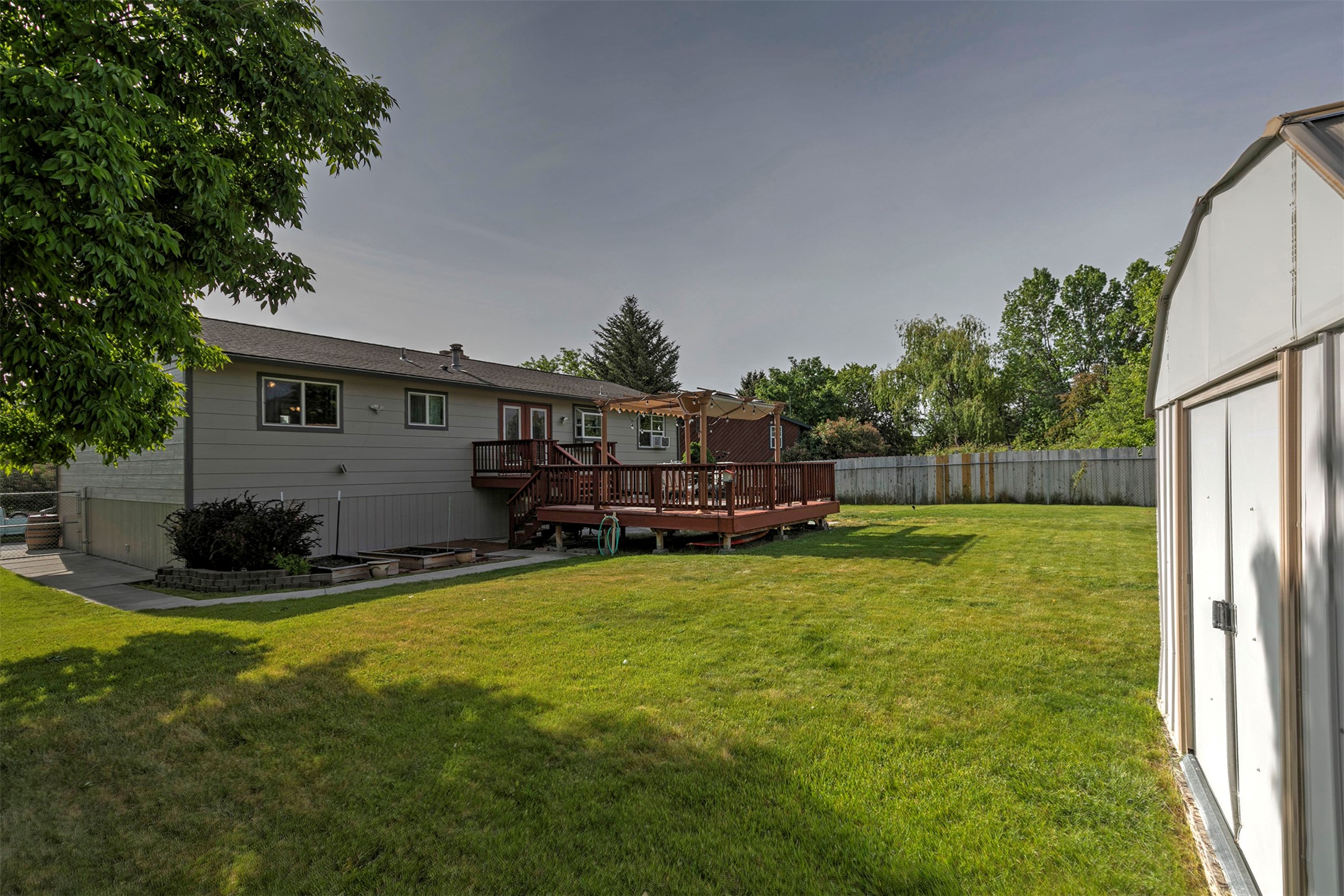 239 Essex Street Property Photo 26