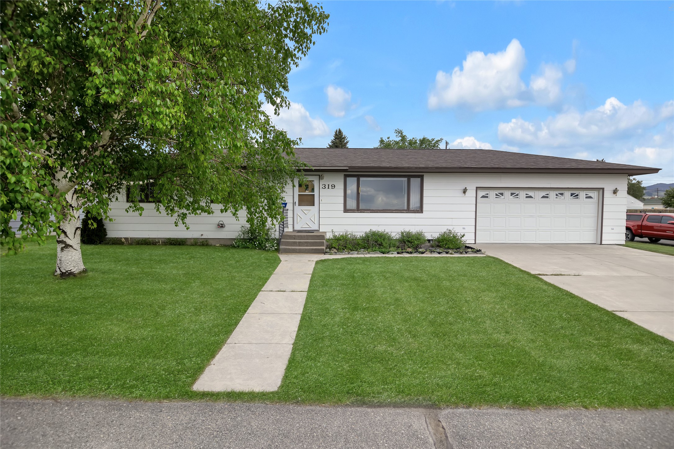 319 W Gail Street Property Photo 1