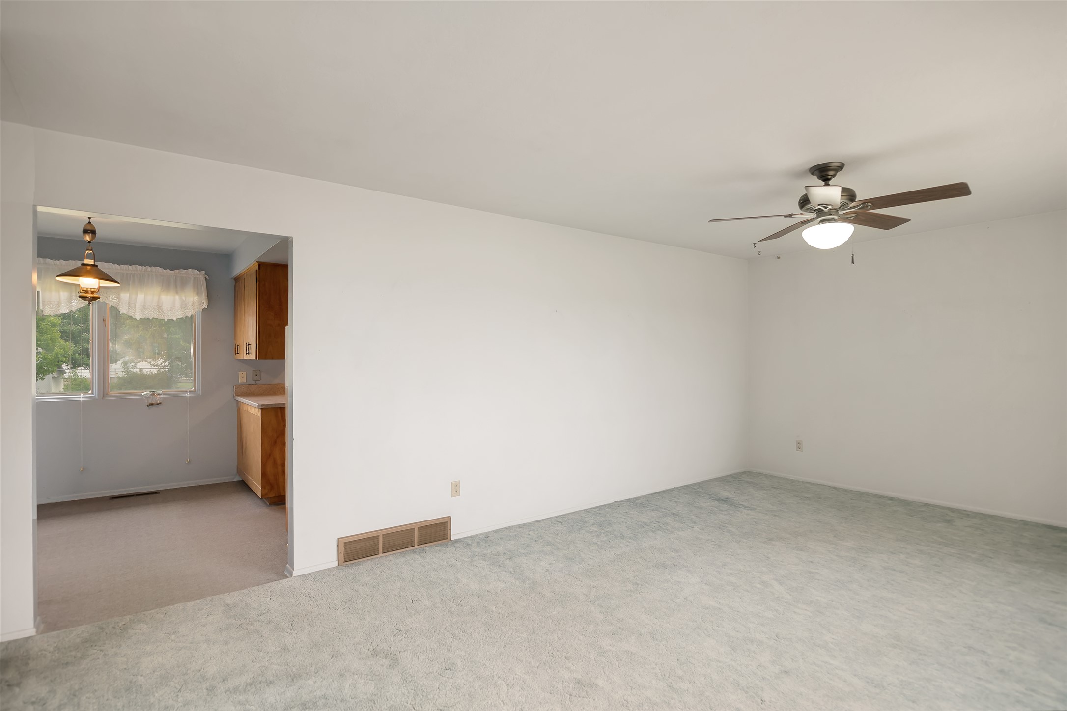 319 W Gail Street Property Photo 8