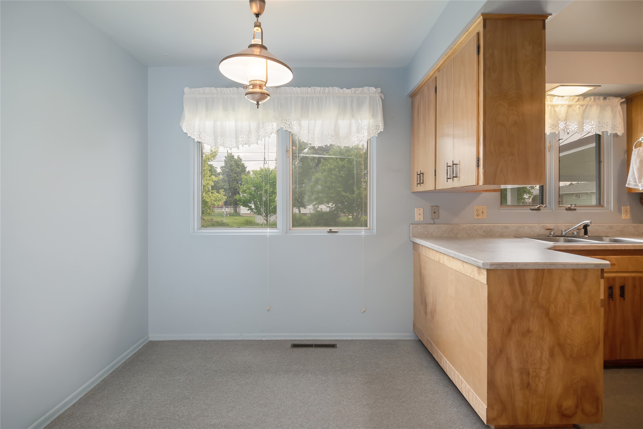 319 W Gail Street Property Photo 16