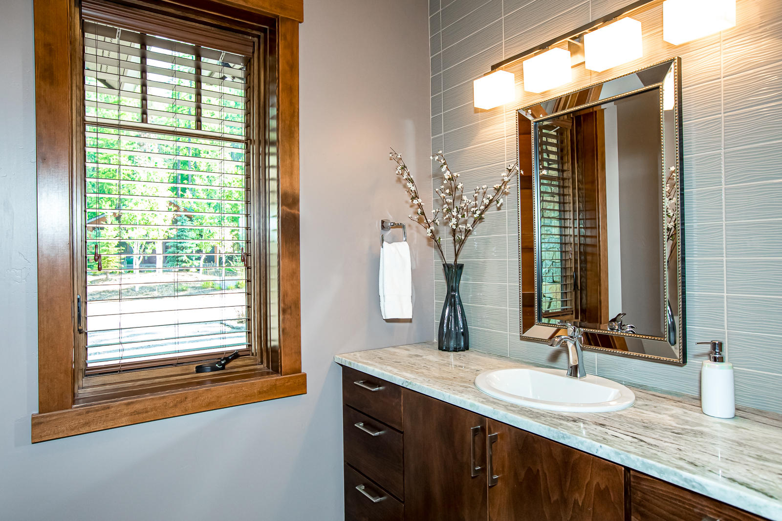 2475 E Lakeshore Drive Property Photo 40