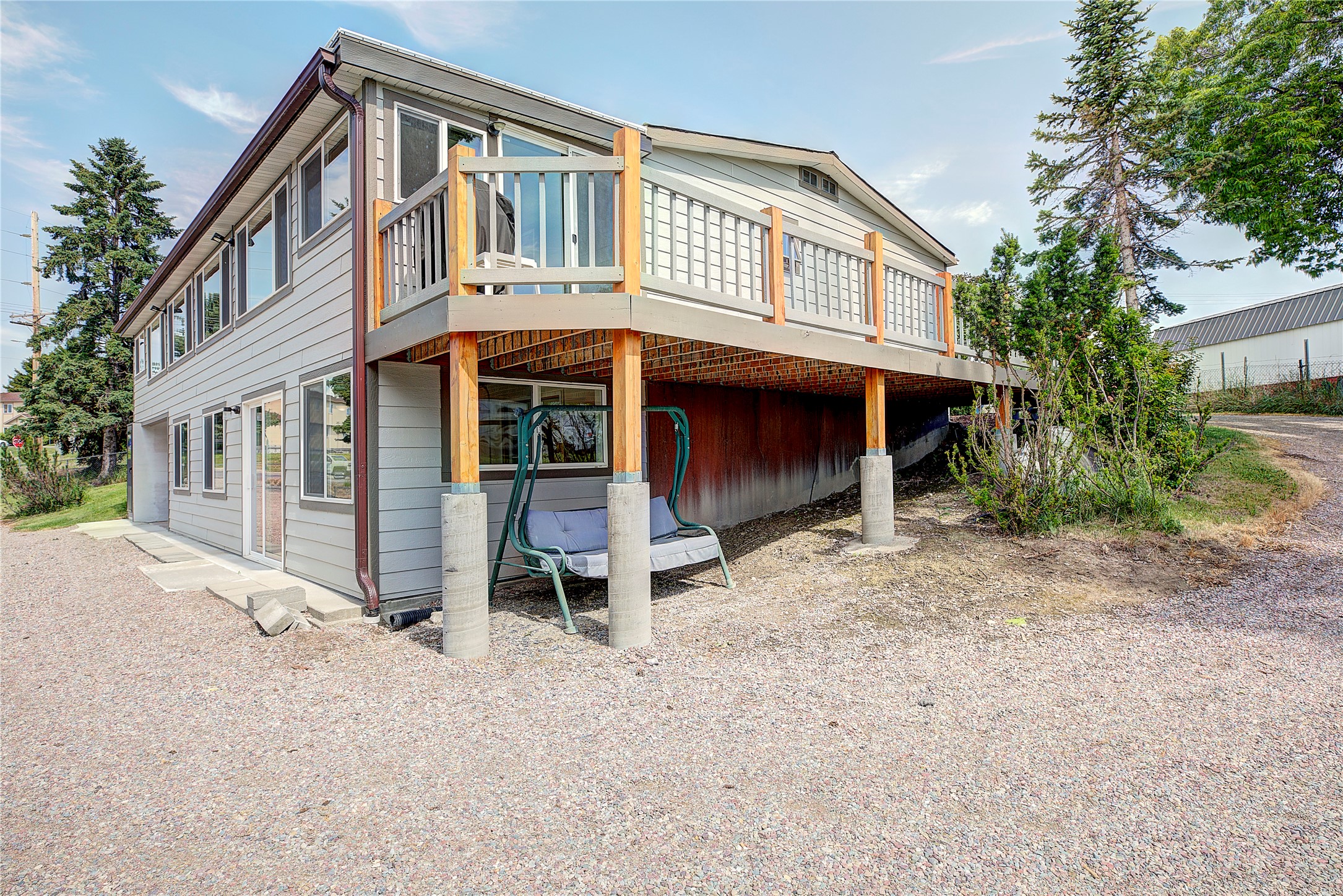 708 11th Street E Property Photo 6