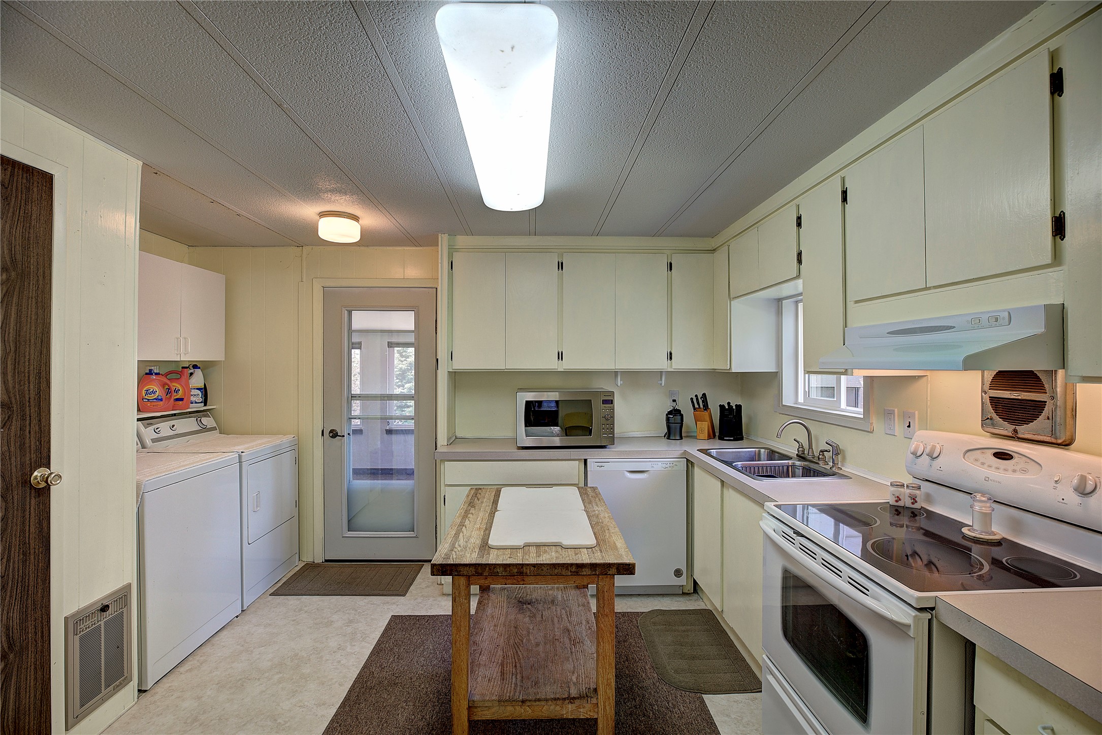 708 11th Street E Property Photo 21