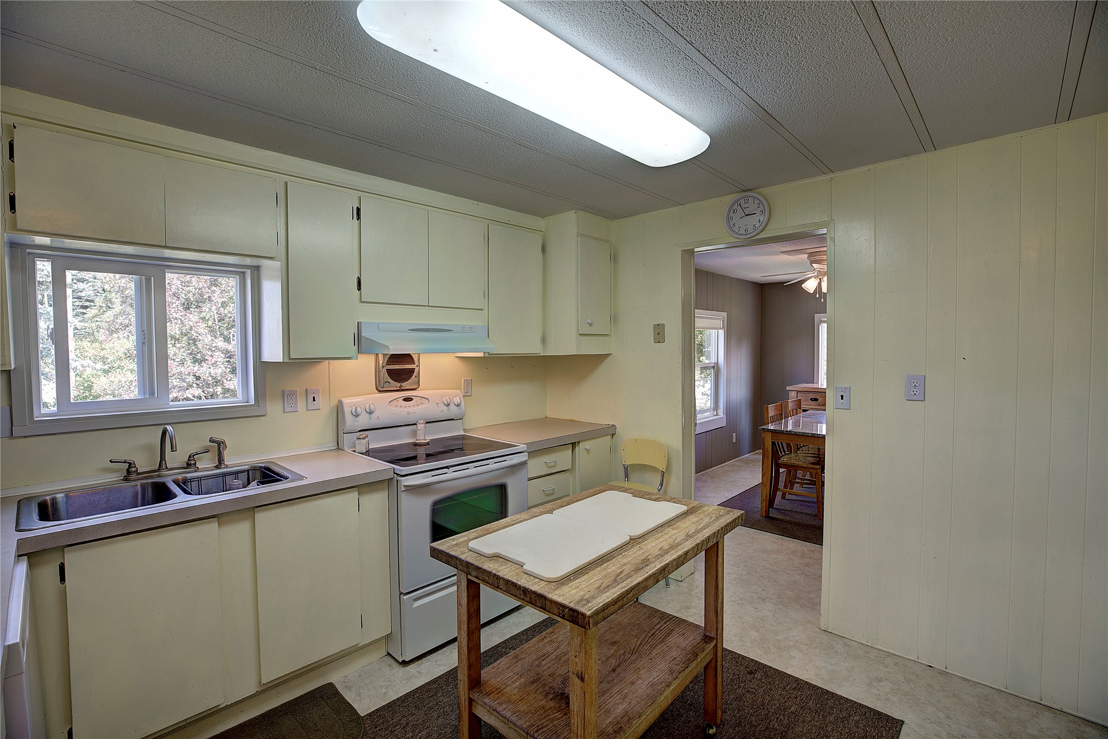 708 11th Street E Property Photo 24