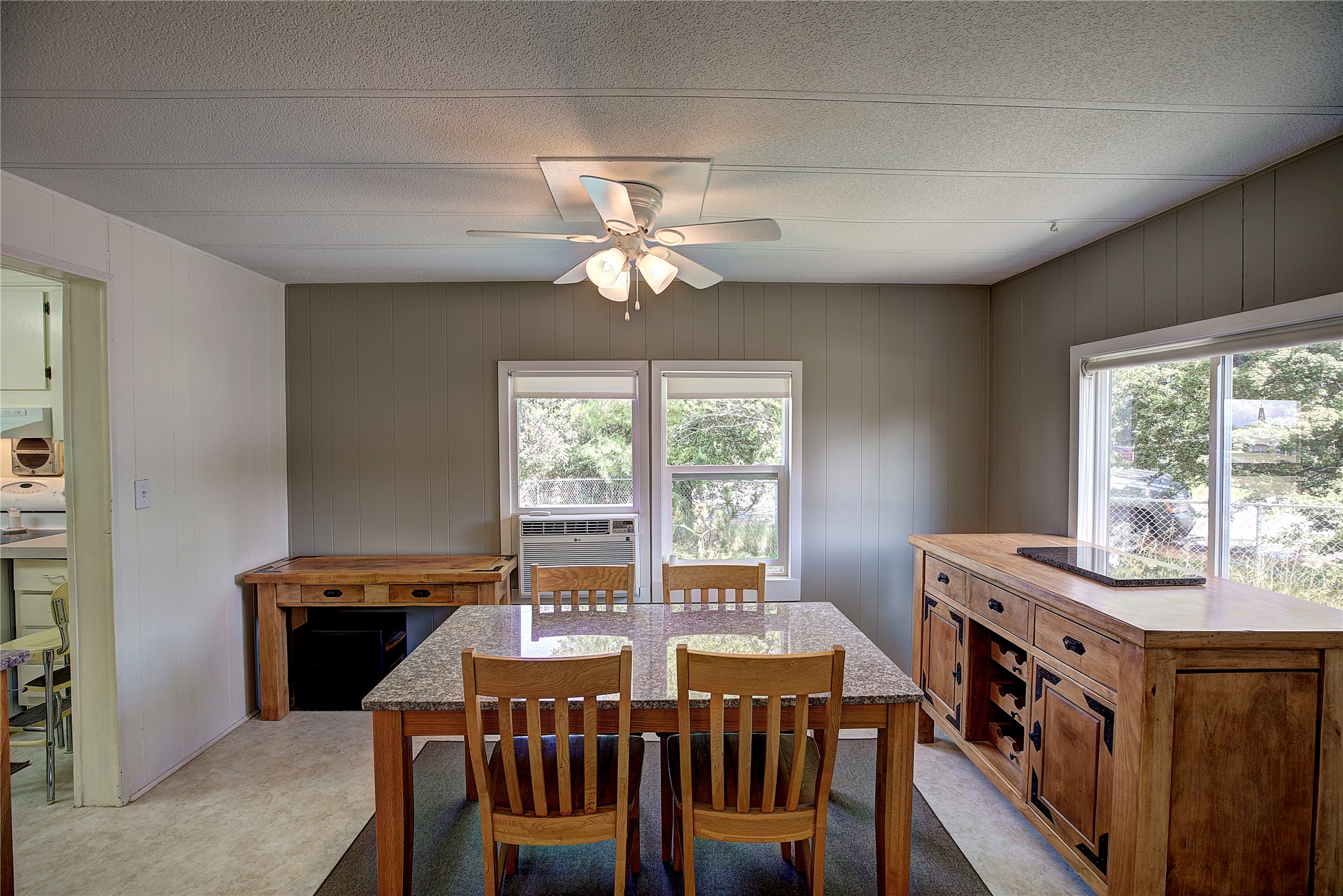 708 11th Street E Property Photo 28