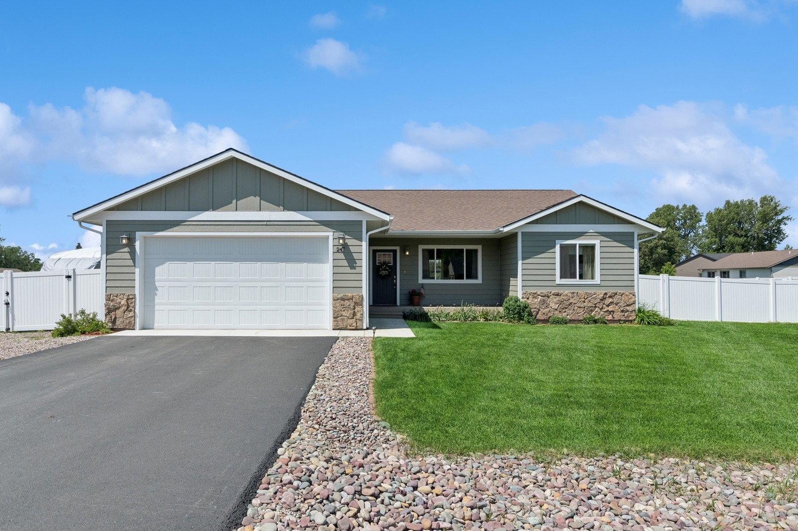 247 Kendal Loop Property Photo 1