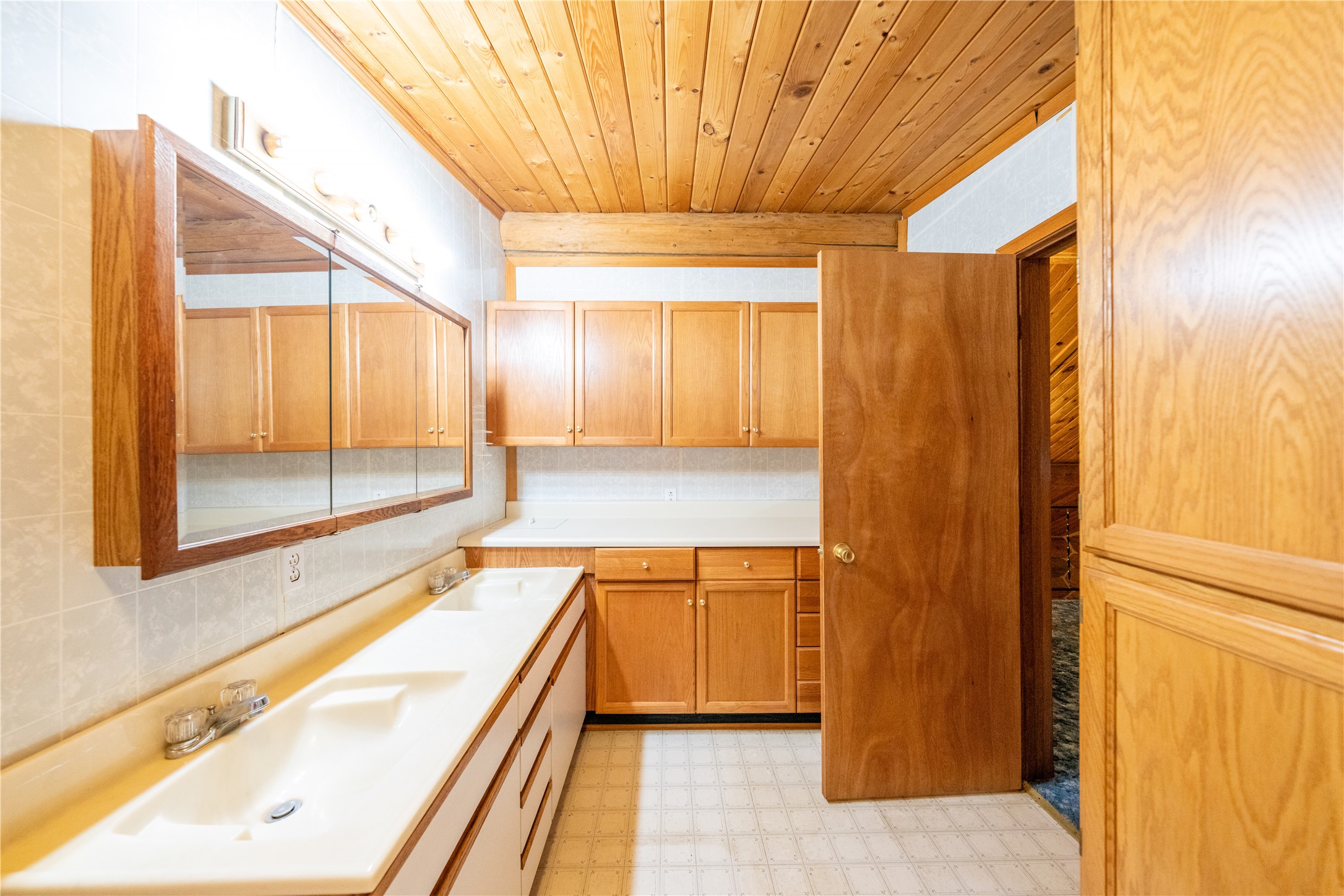 137 Amber Road Property Photo 11