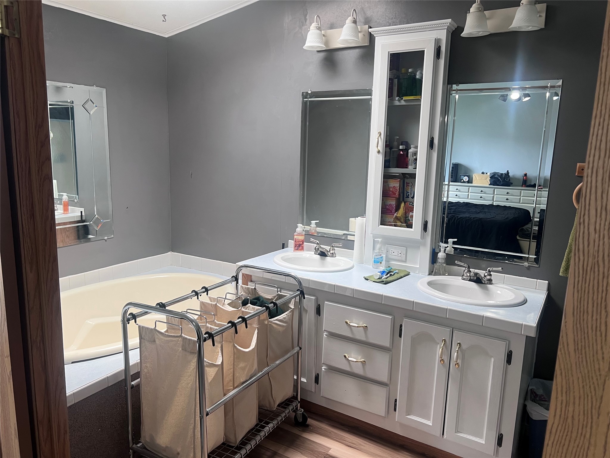 3000 Villard Avenue 12 Property Photo 18