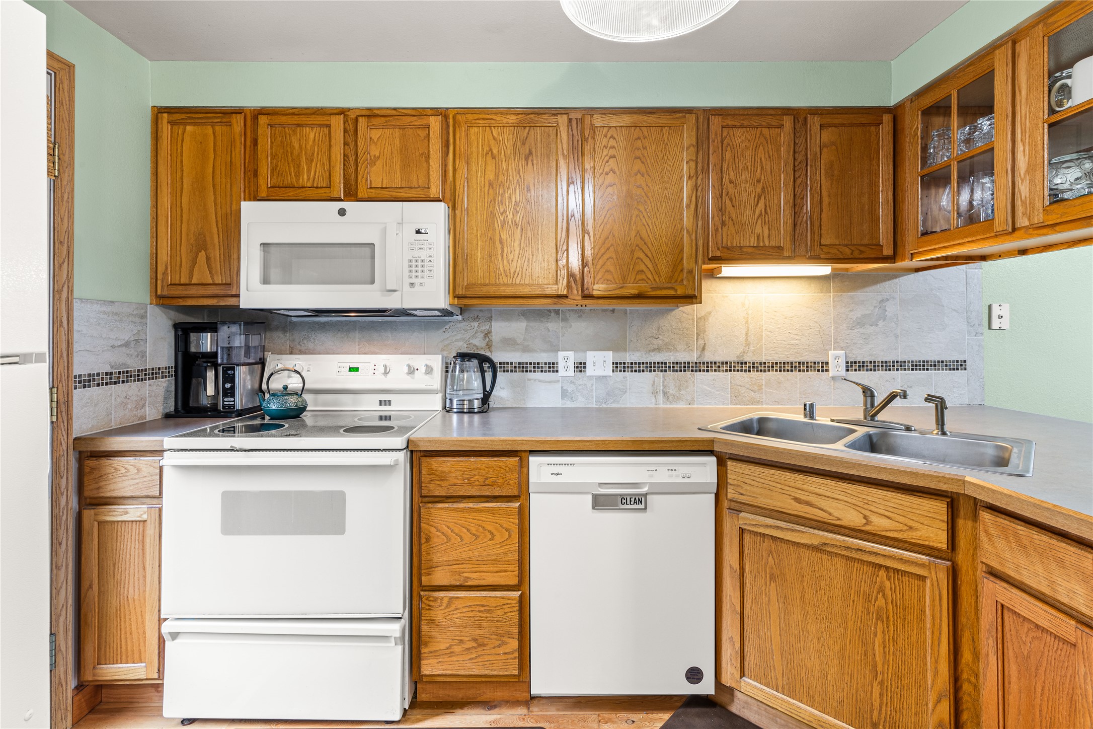 1730 Park Place B Property Photo 6