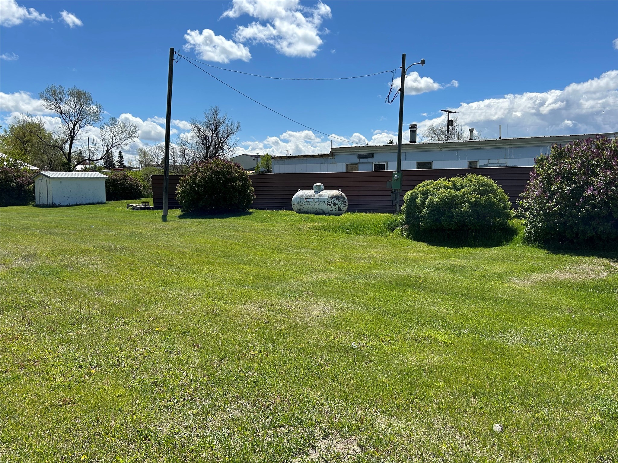 102 E Cook Avenue Property Photo 1