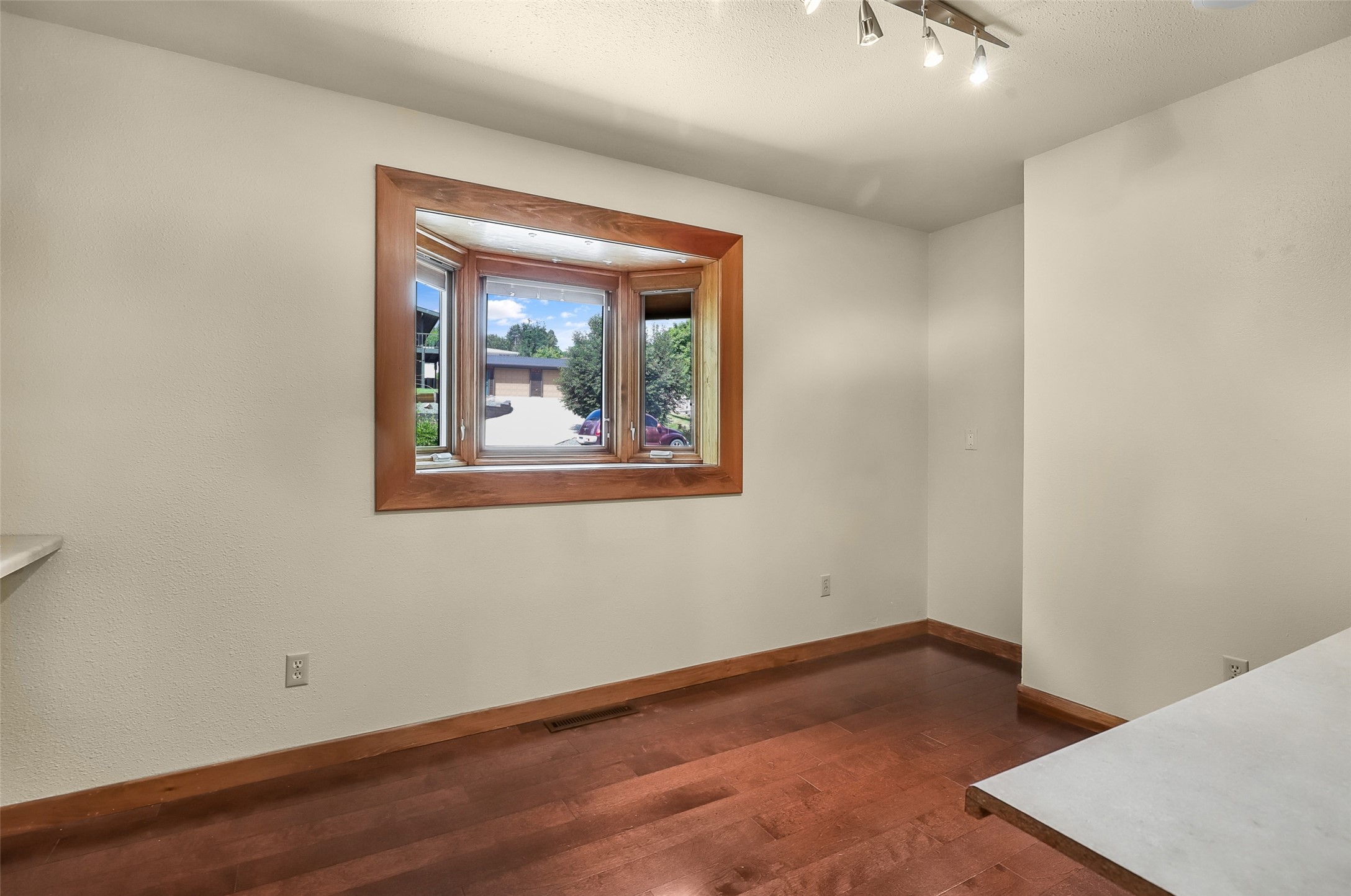 2747 Evergreen Drive Property Photo 11