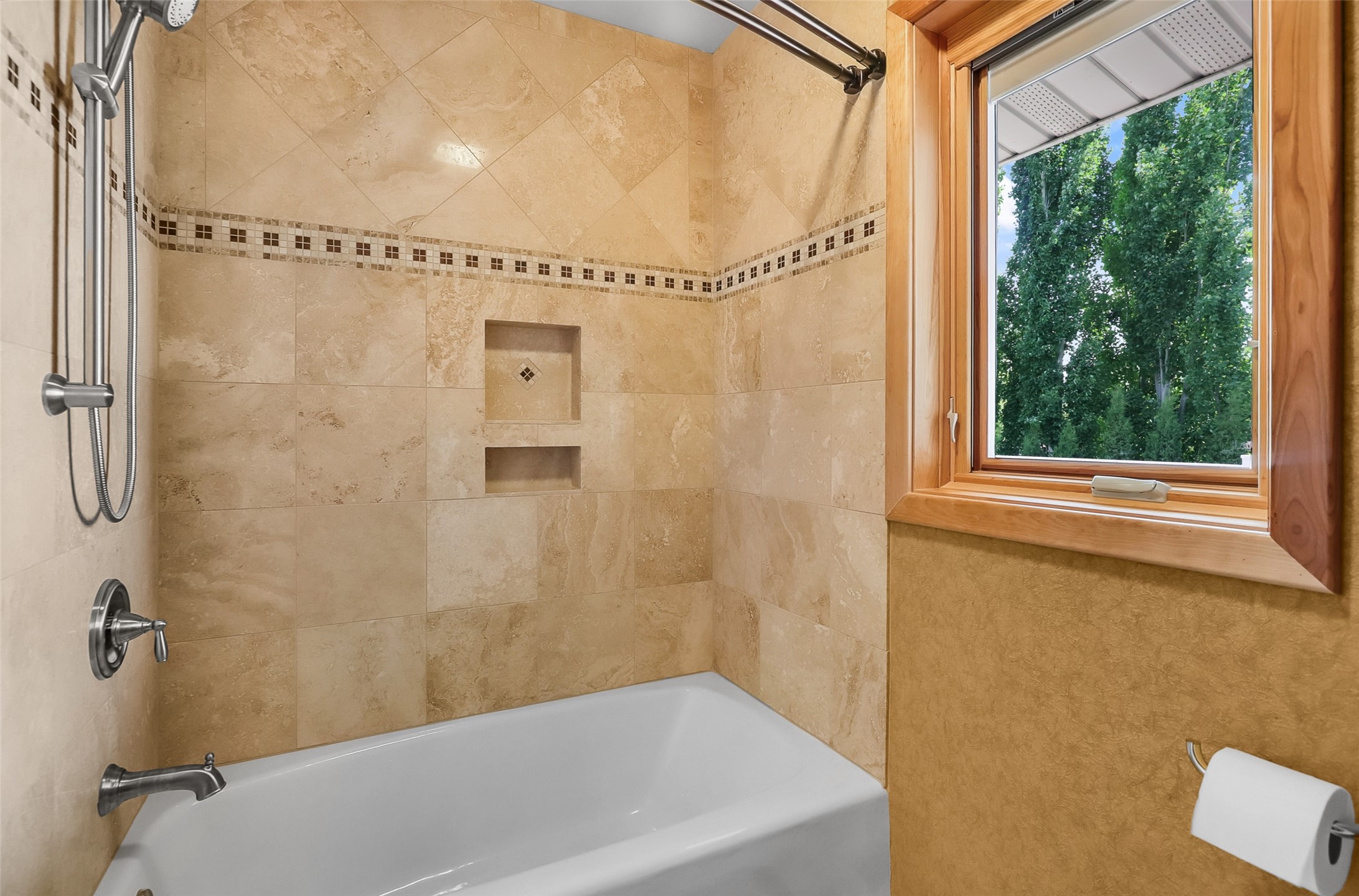 2747 Evergreen Drive Property Photo 14