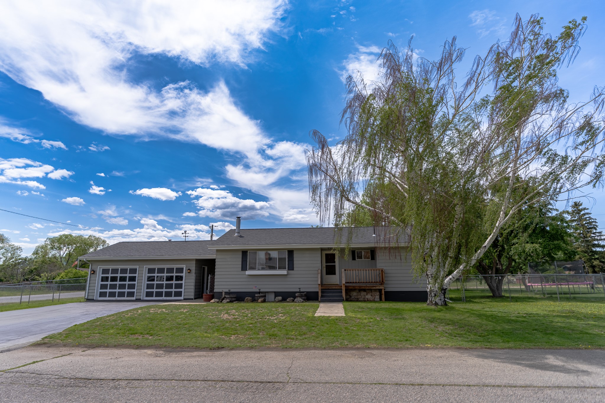 611 E King Street Property Photo 1