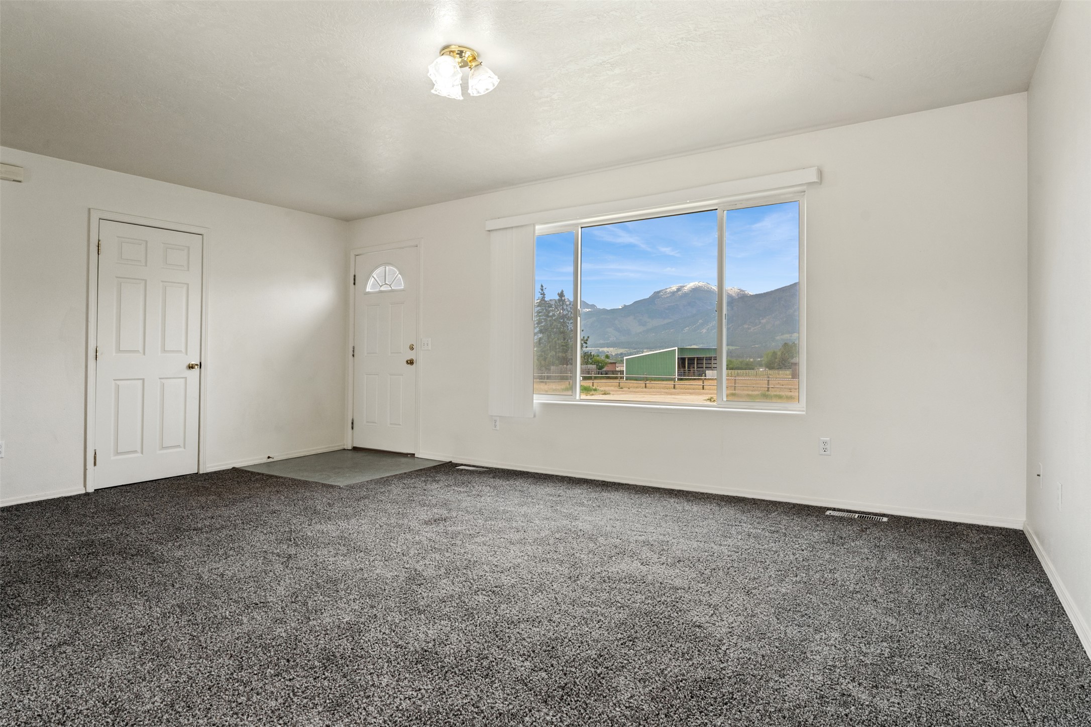 5642-5644 Meadowview Drive N Property Photo 11