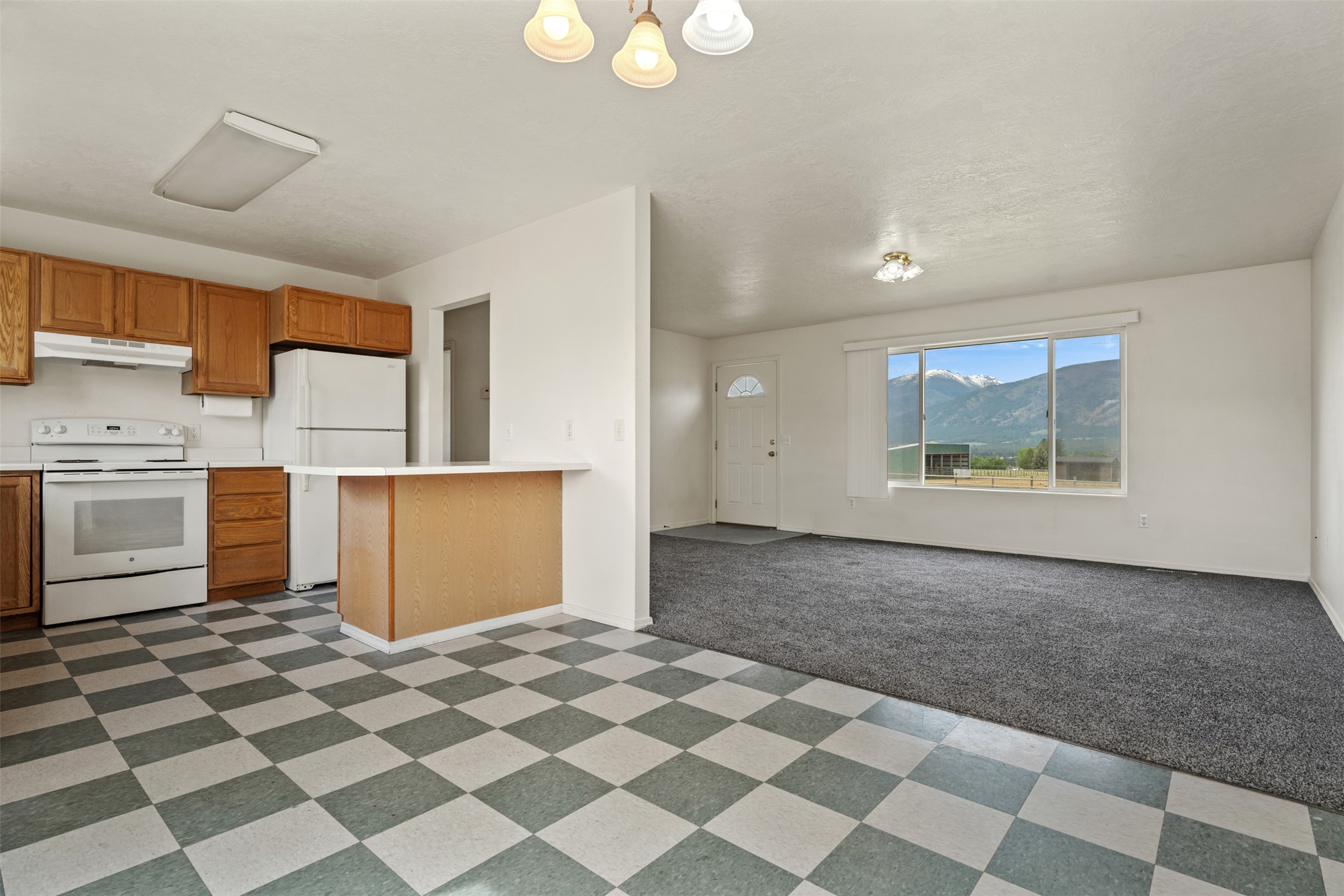 5642-5644 Meadowview Drive N Property Photo 15