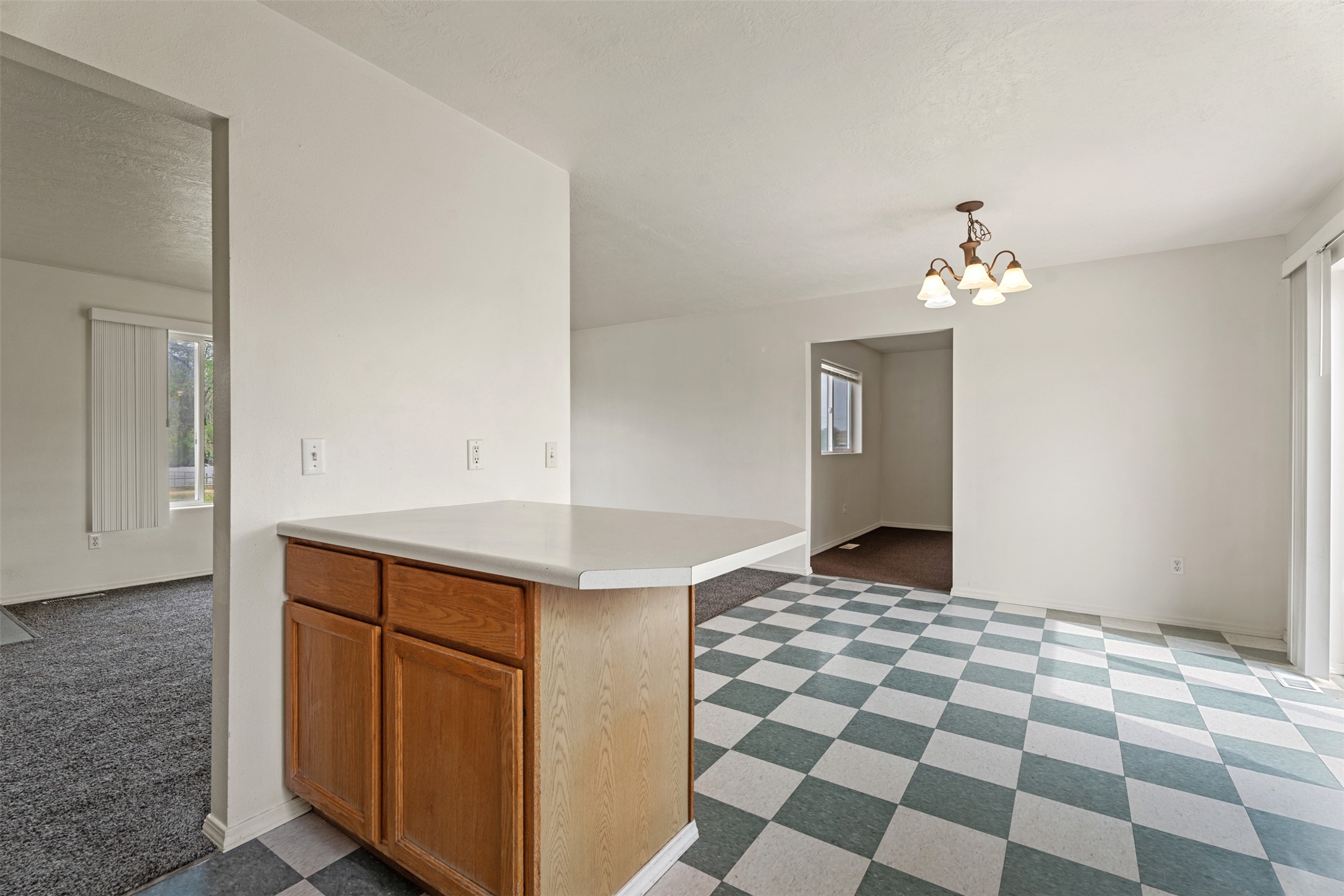 5642-5644 Meadowview Drive N Property Photo 18