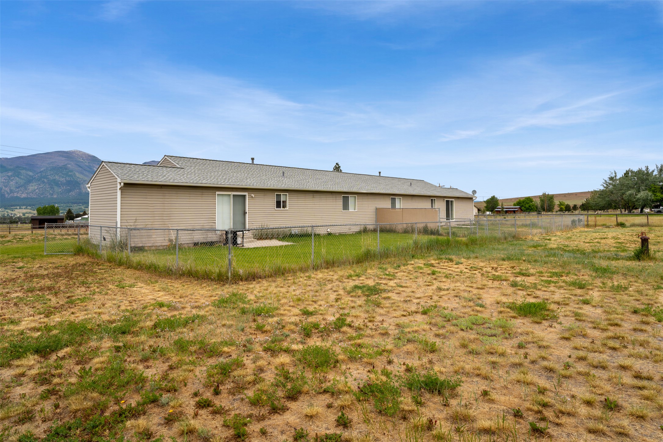 5642-5644 Meadowview Drive N Property Photo 28