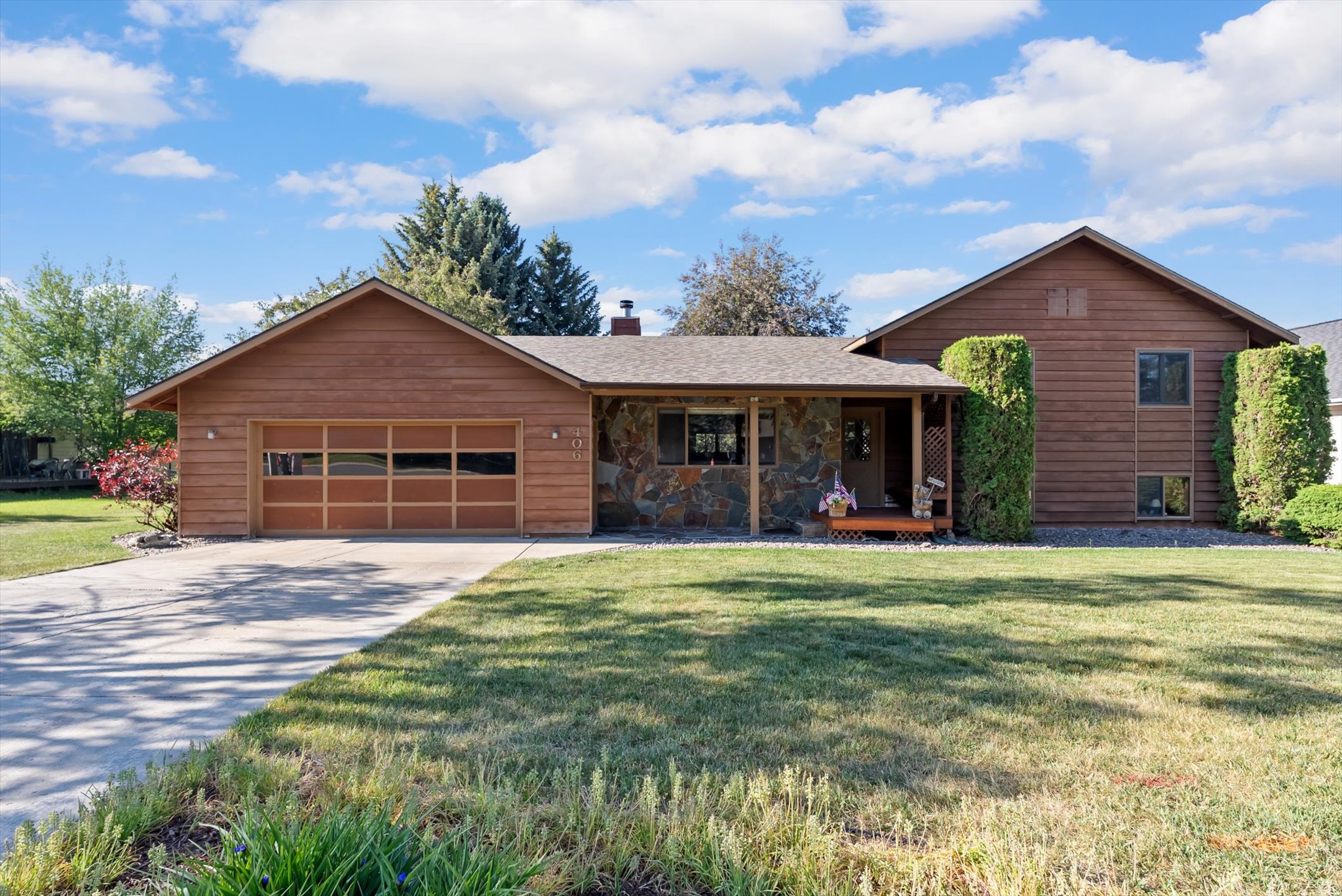406 Summit Ridge Drive Property Photo 1