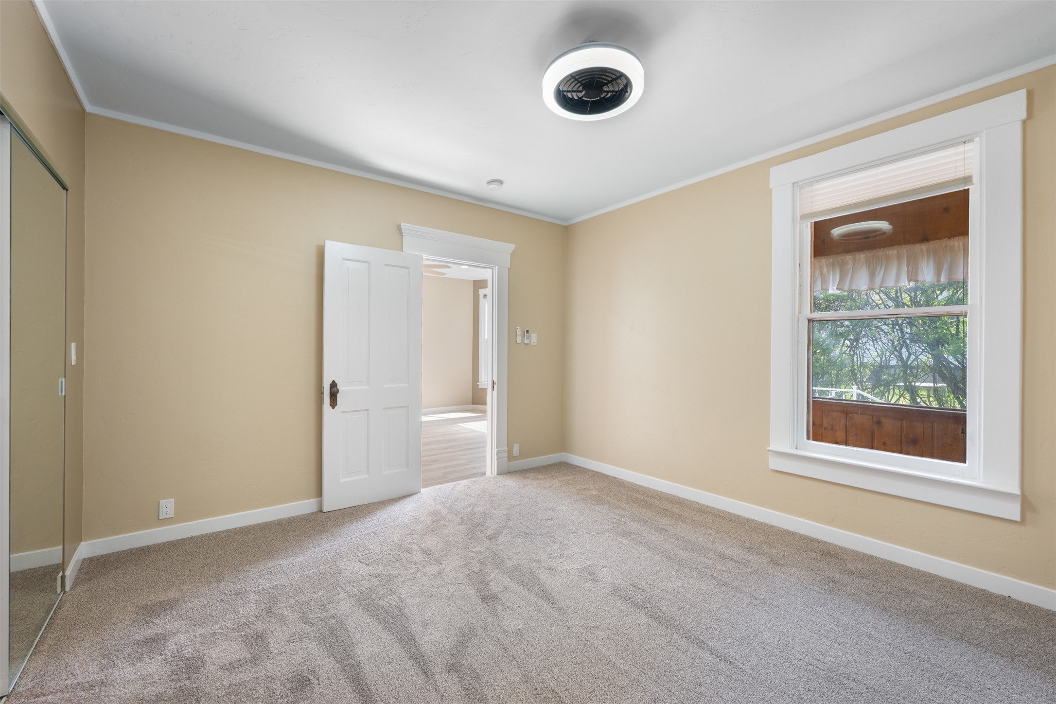 411 W 7th Street Property Photo 25