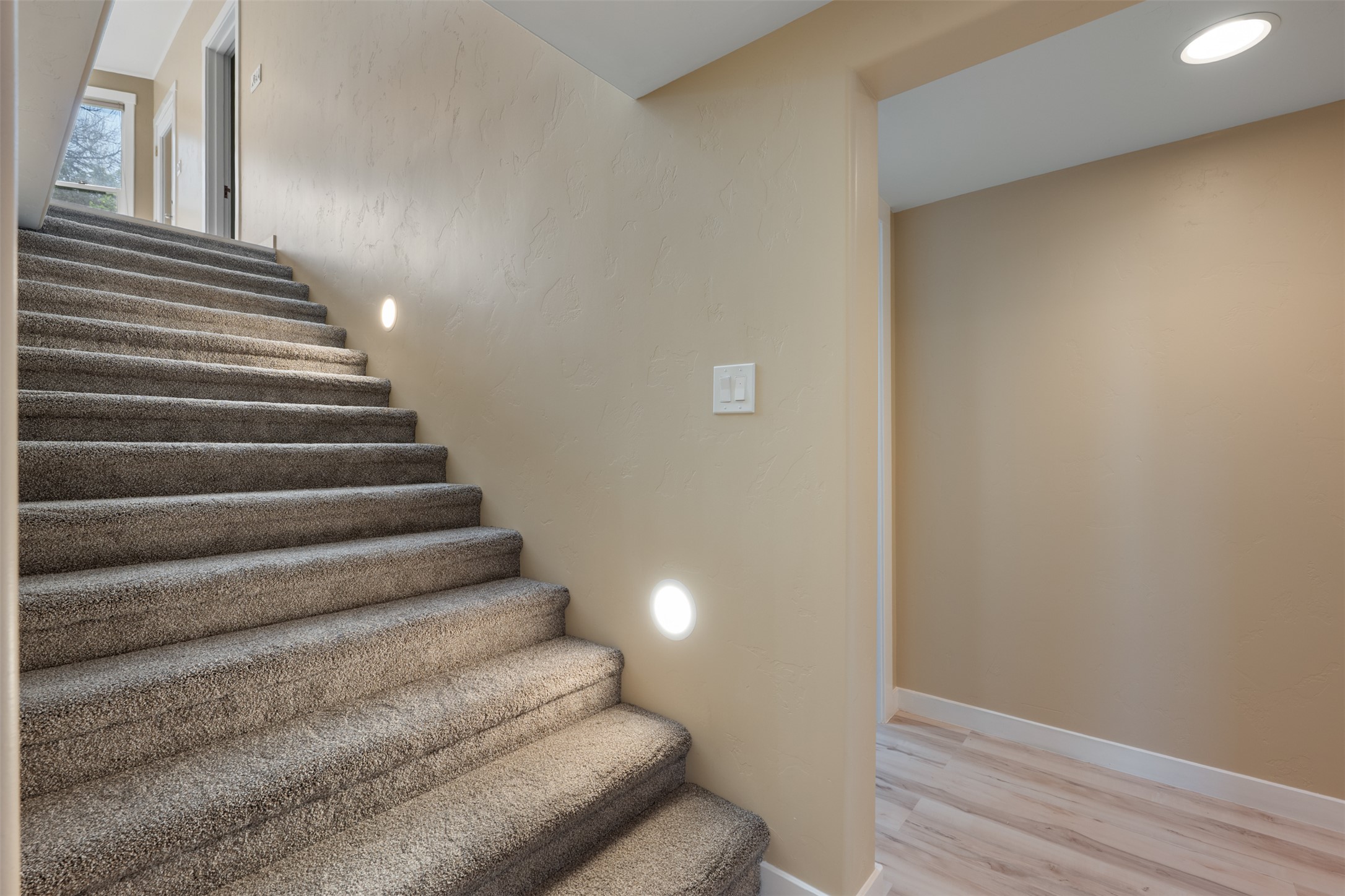 411 W 7th Street Property Photo 28
