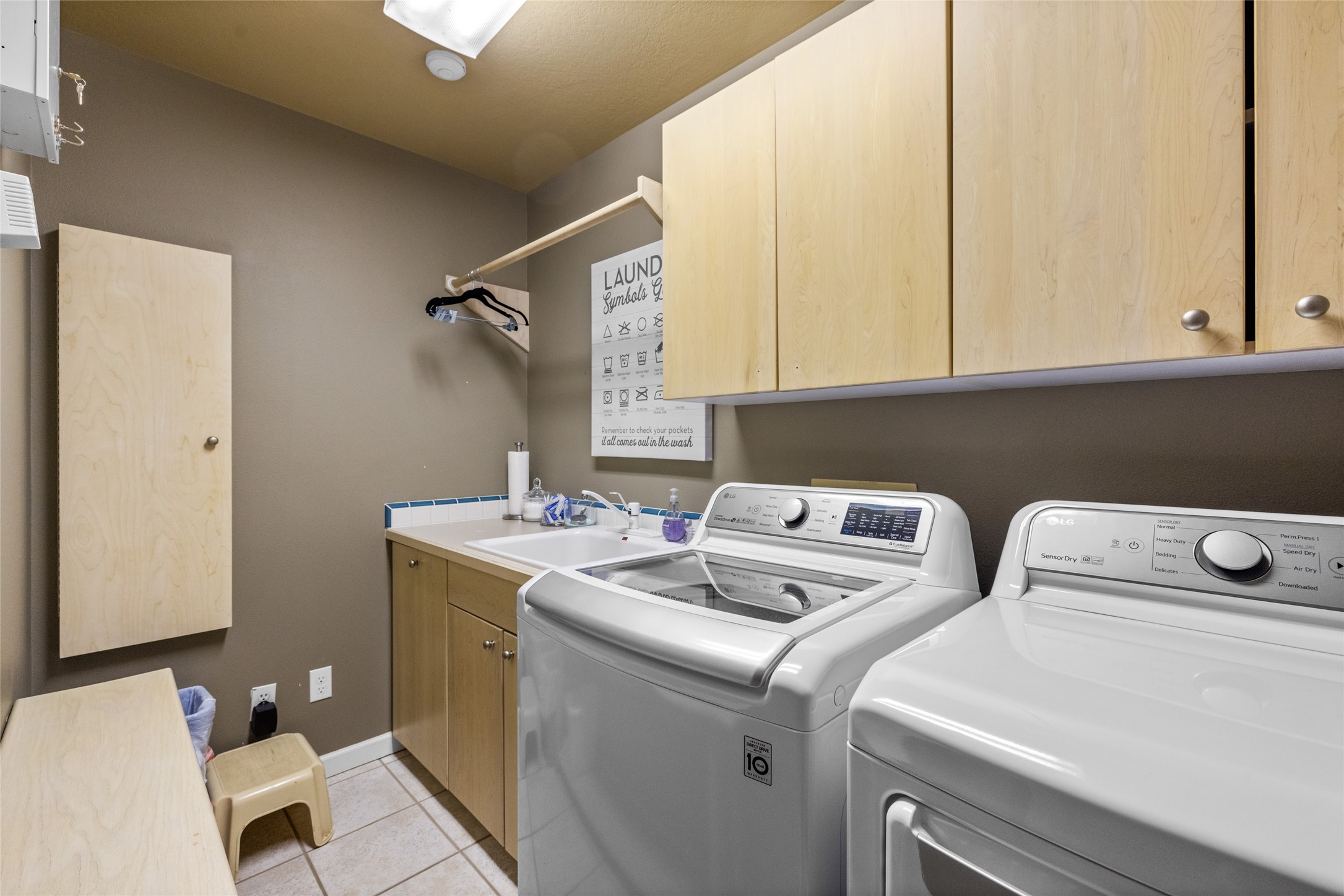 1939 Suncrest Drive Property Photo 38