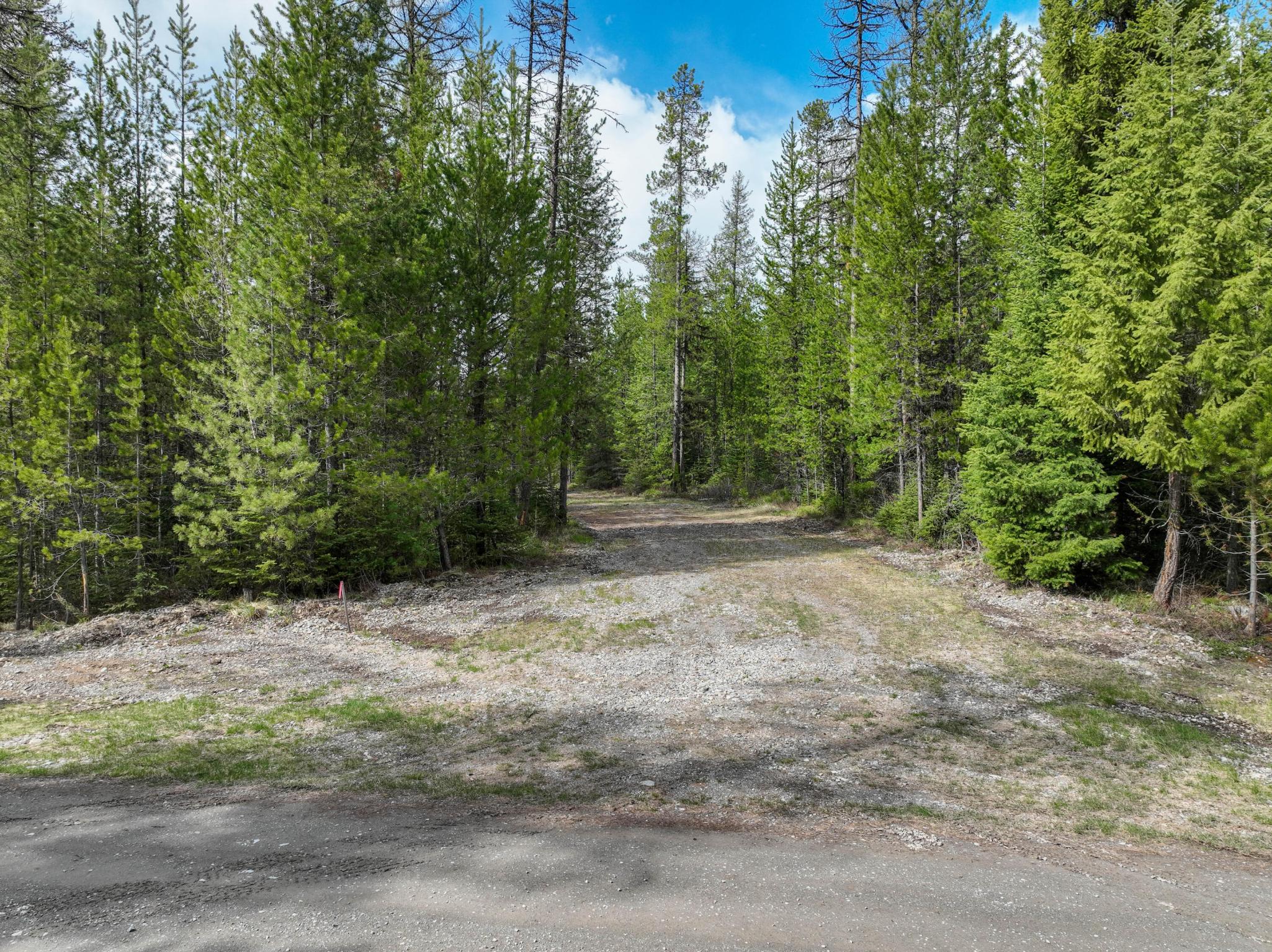 187 Glacier Hills Drive E Property Photo 4
