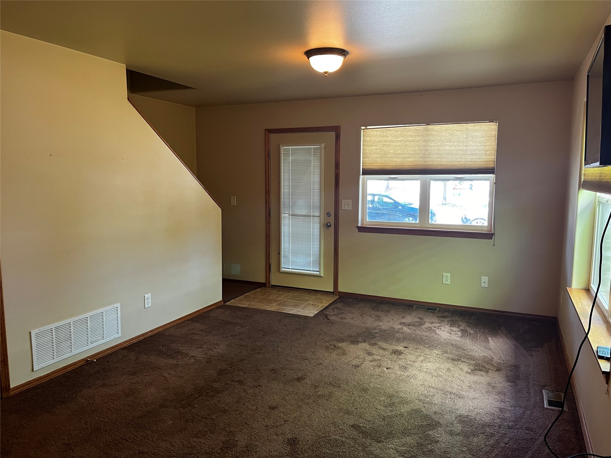 218 N Garfield Street Property Photo 5