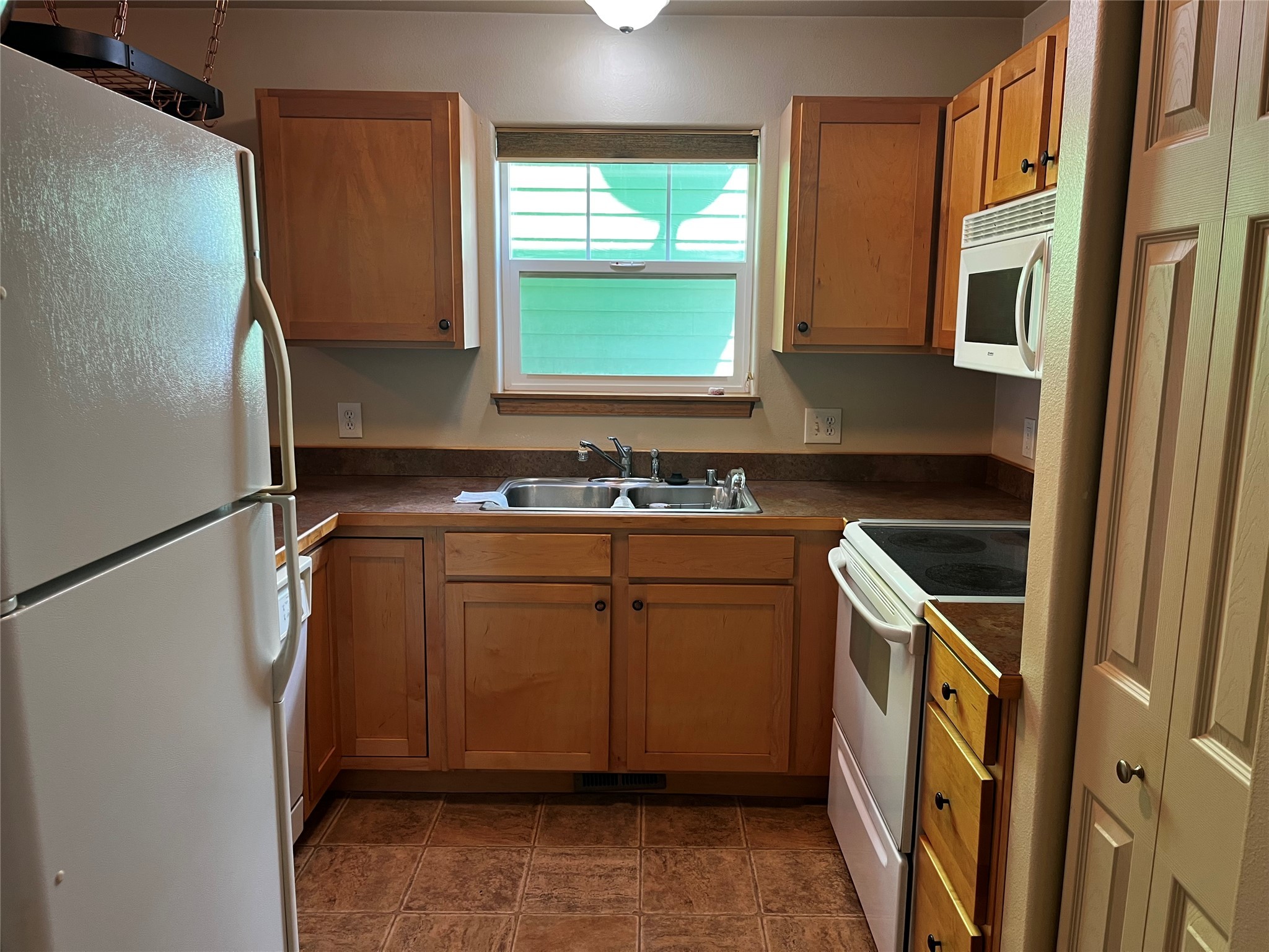 218 N Garfield Street Property Photo 8
