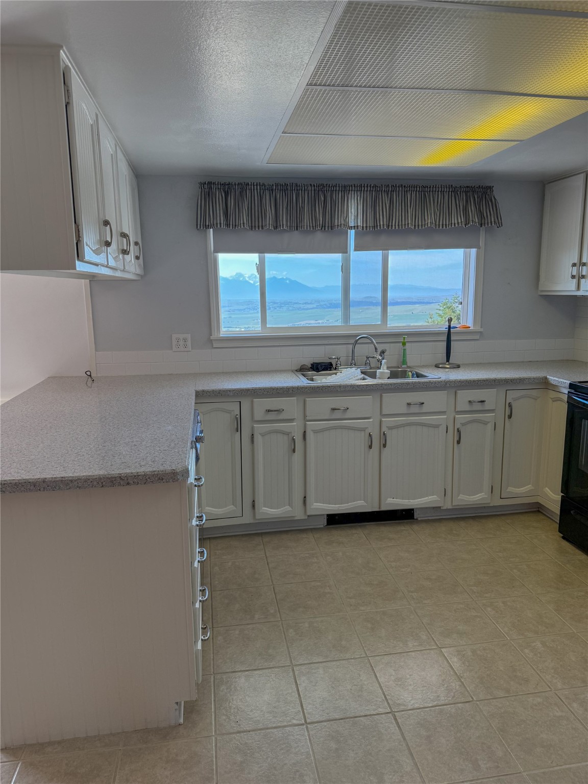 32090 Ridge View Circle Property Photo 12