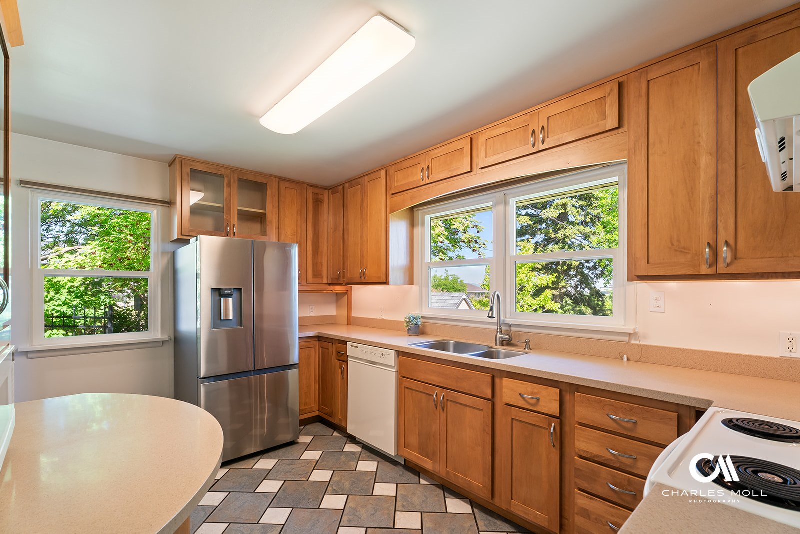 1302 Highland Street Property Photo 8