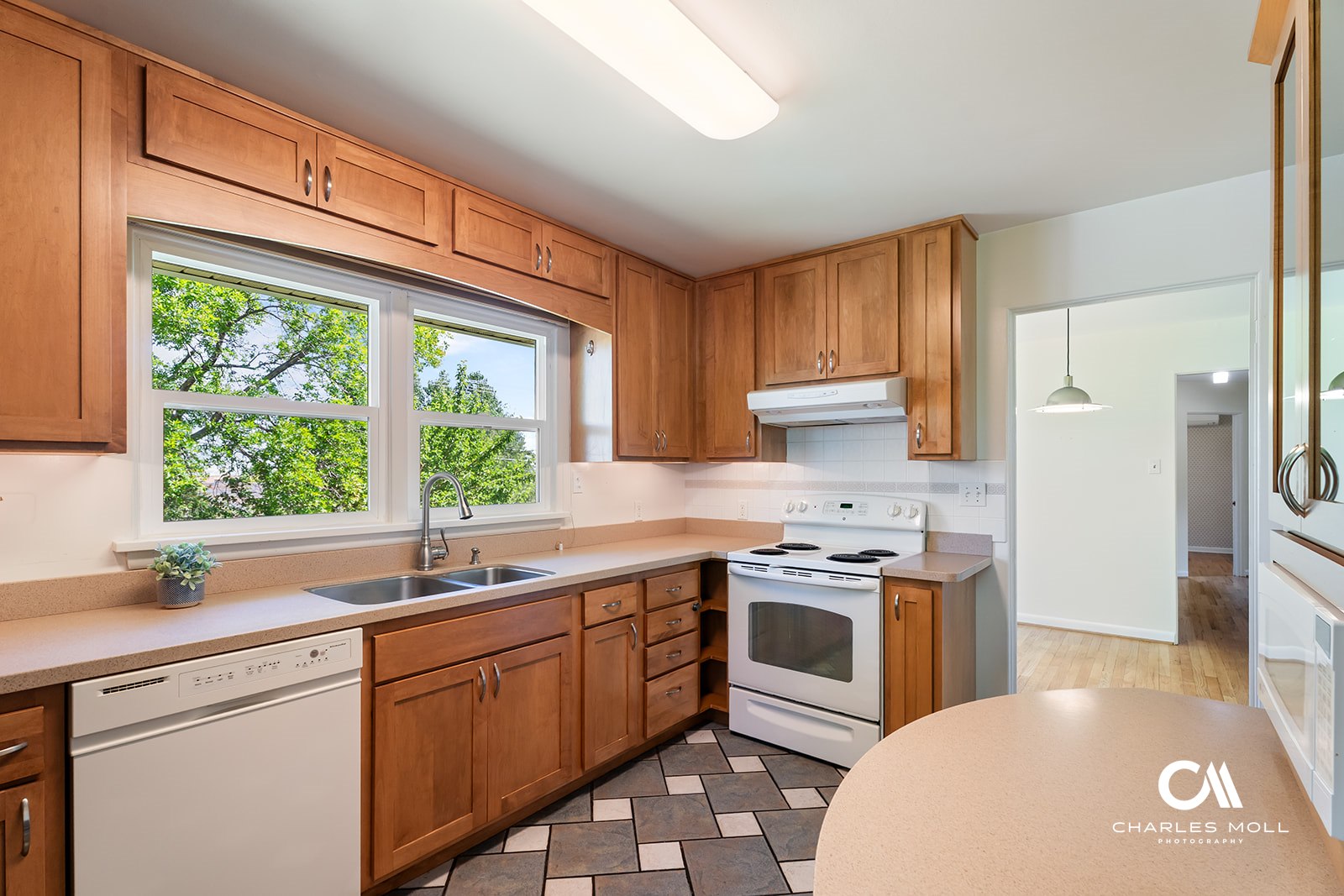 1302 Highland Street Property Photo 9