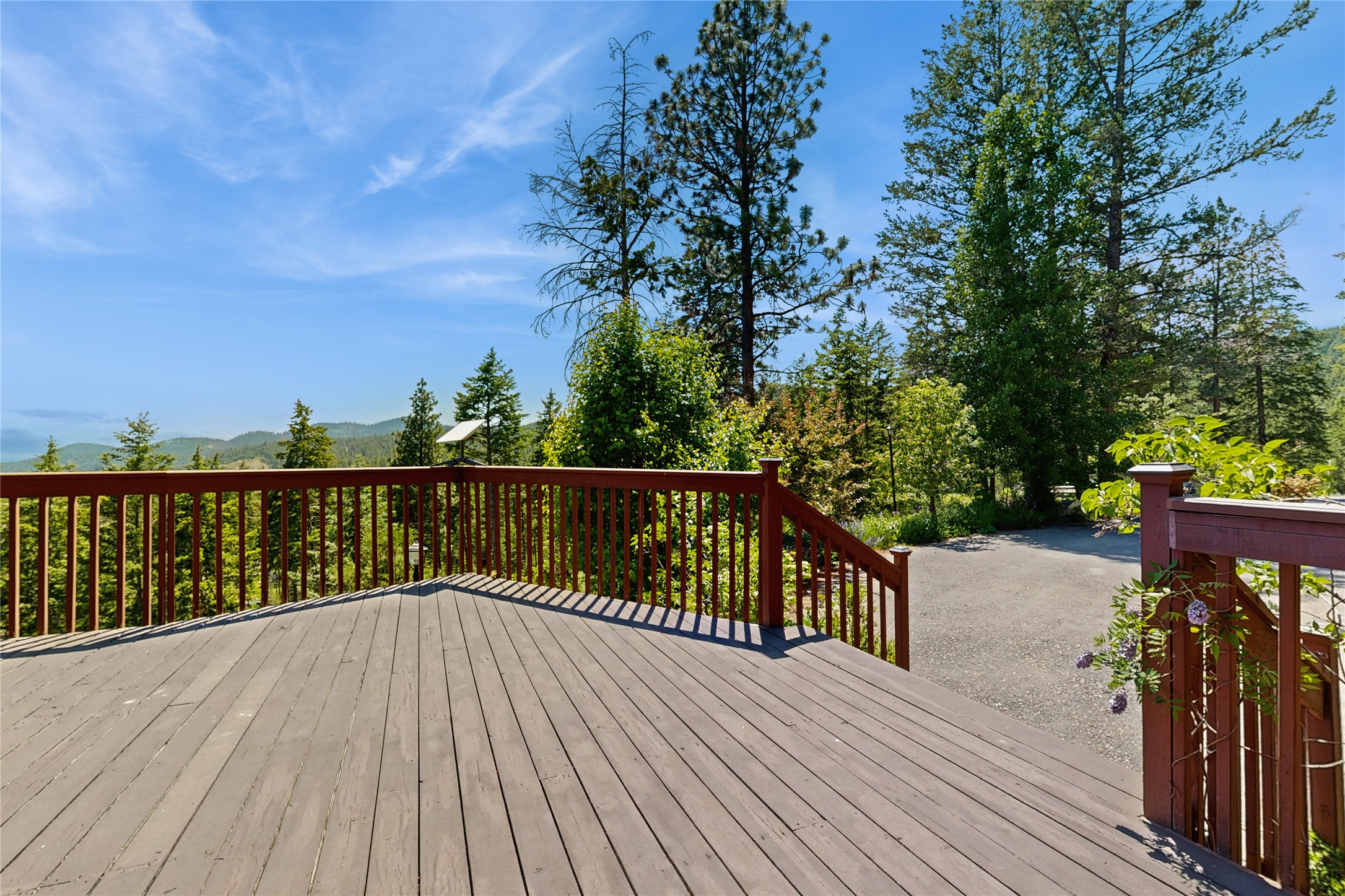 17743 Lake Forest Drive Property Photo 8