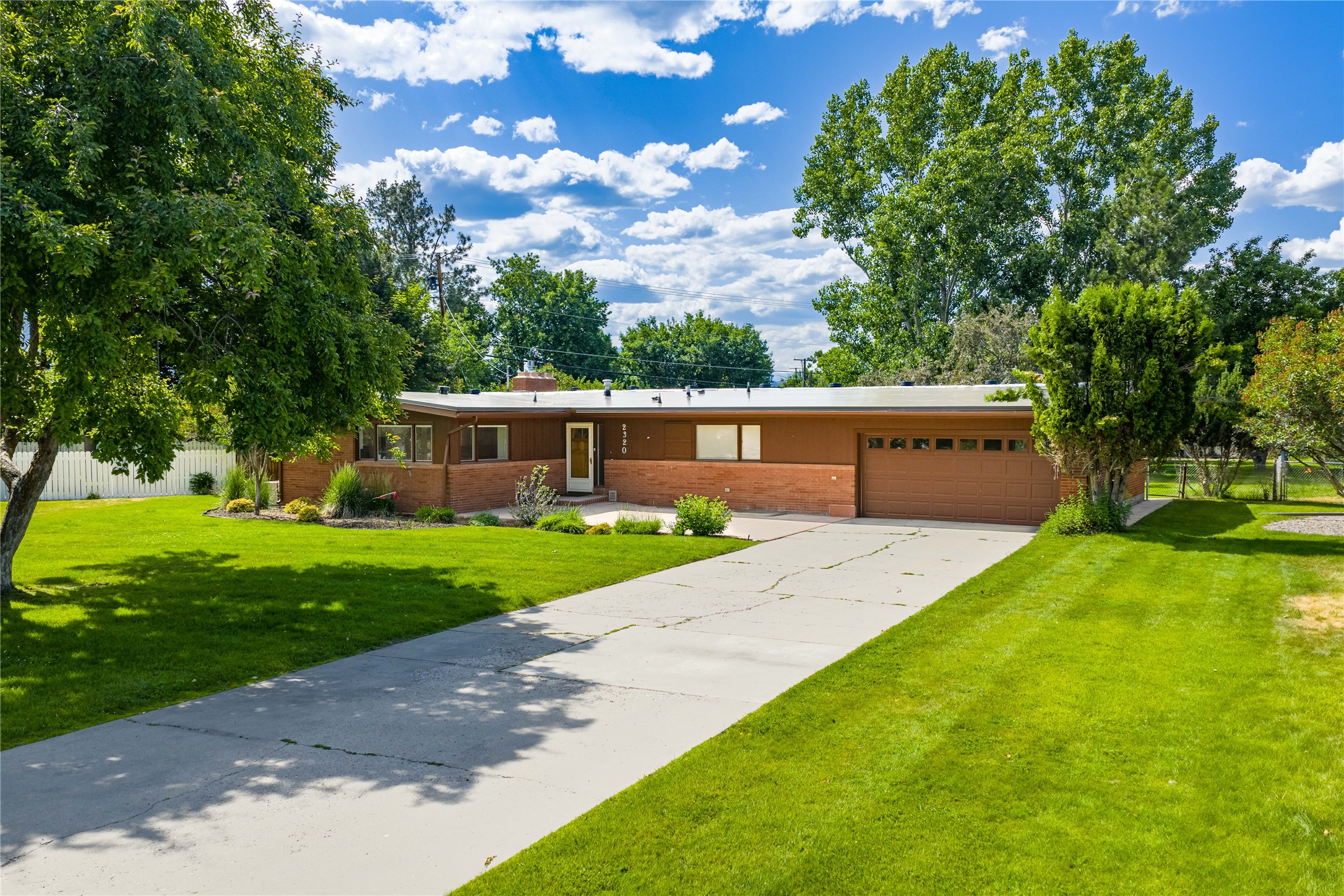 2320 Cloverdale Drive Property Photo