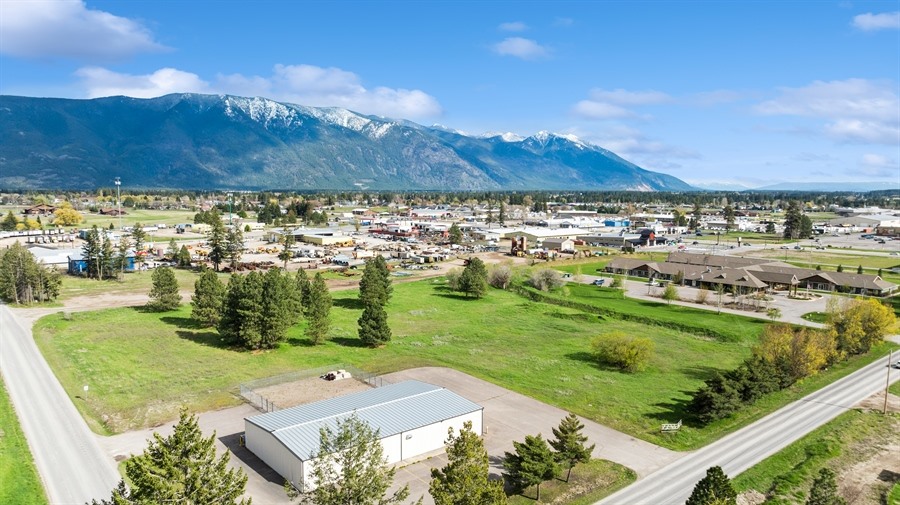 1947 9th Street W Property Photo 1