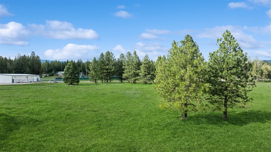 1947 9th Street W Property Photo 7